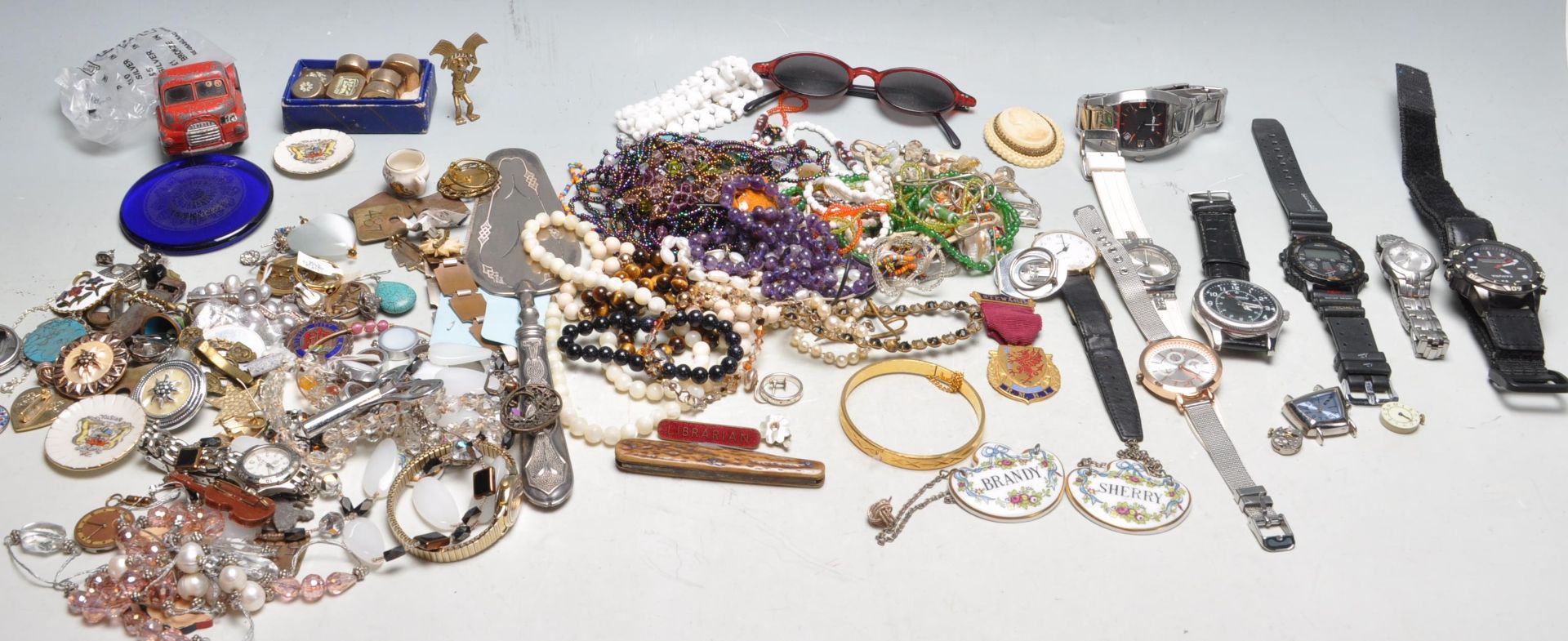 GROUP OF COSTUME JEWELLERY AND WATCHES