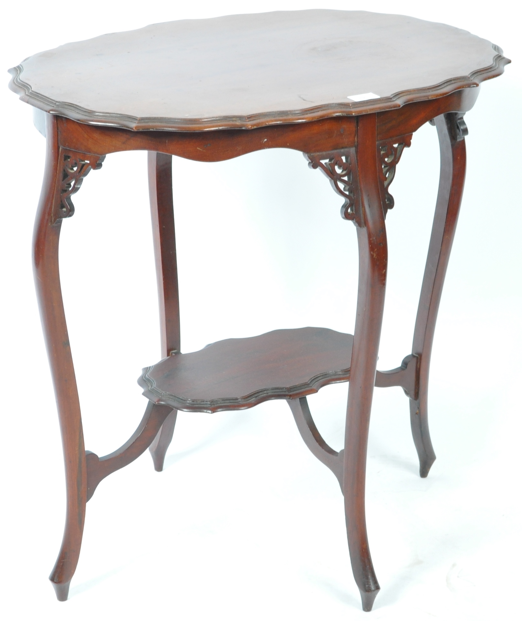 19TH CENTURY VICTORIAN ENGLISH MAHOGANY SCALLOPED EDGE TABLE - Image 2 of 5