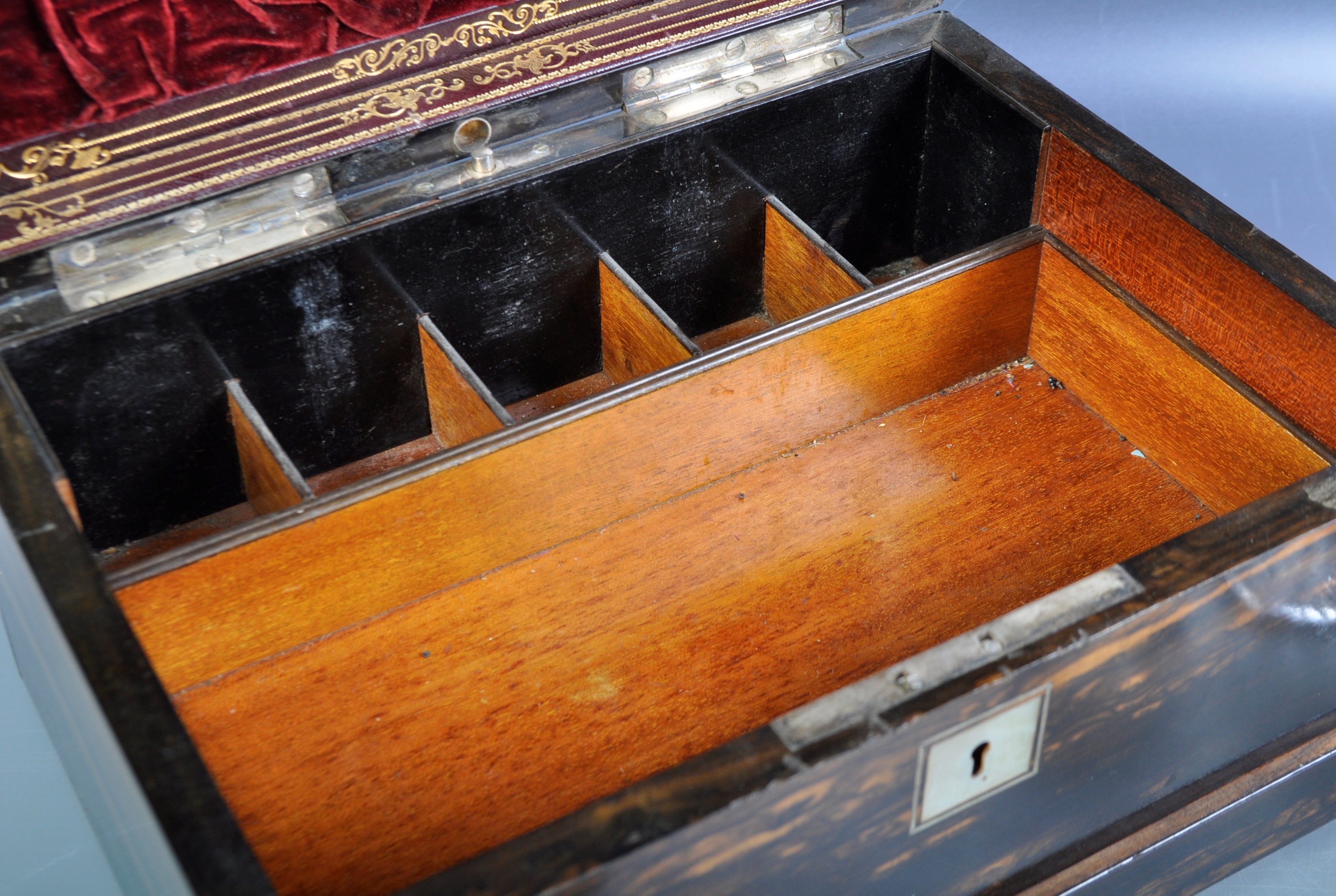 19TH CENTURY COROMANDEL WOOD VANITY TRAVEL BOX - Image 7 of 10