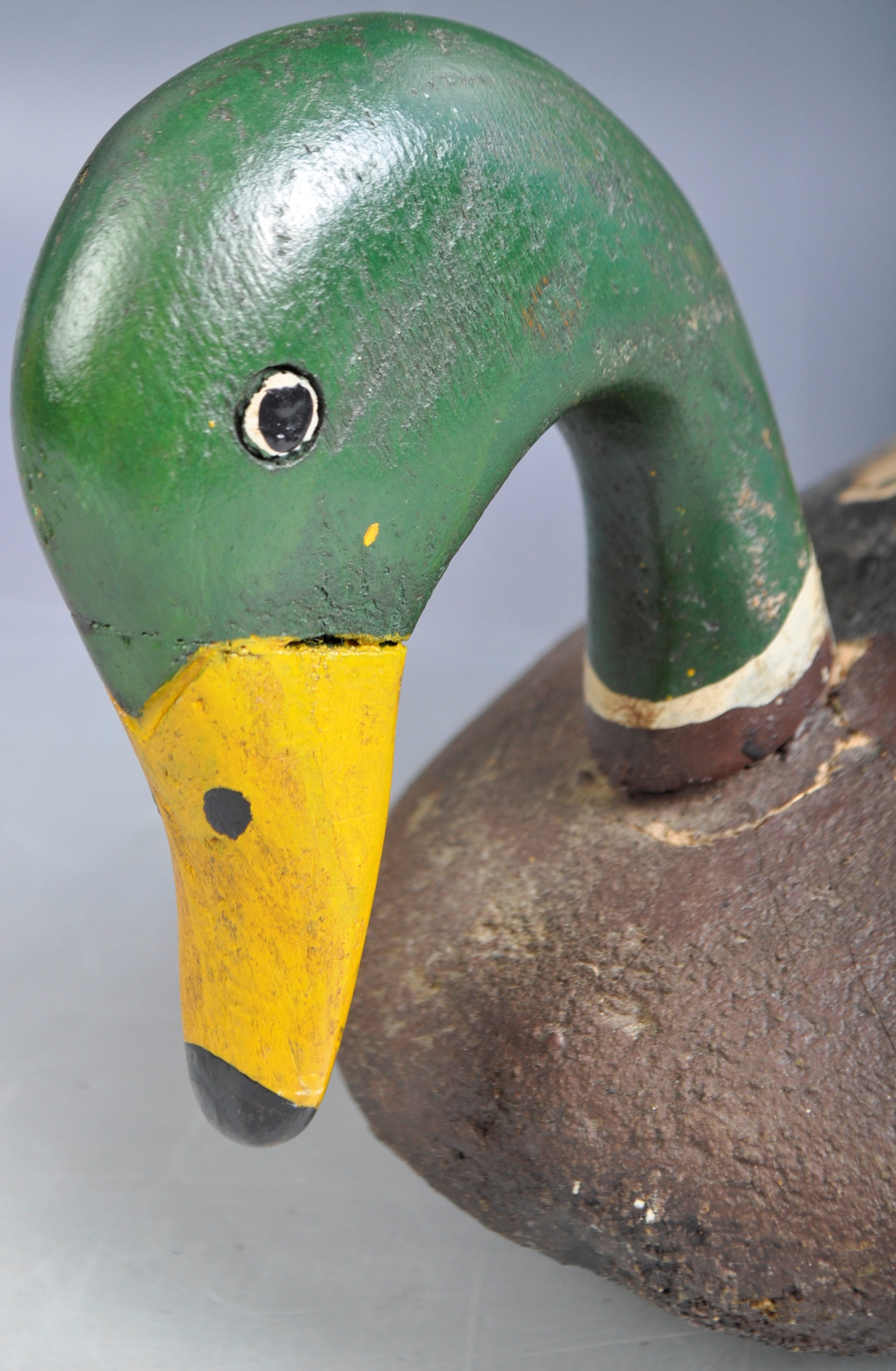 19TH CENTURY HAND CARVED AND PAINTED MALLARD DECOY DUCK - Image 4 of 5