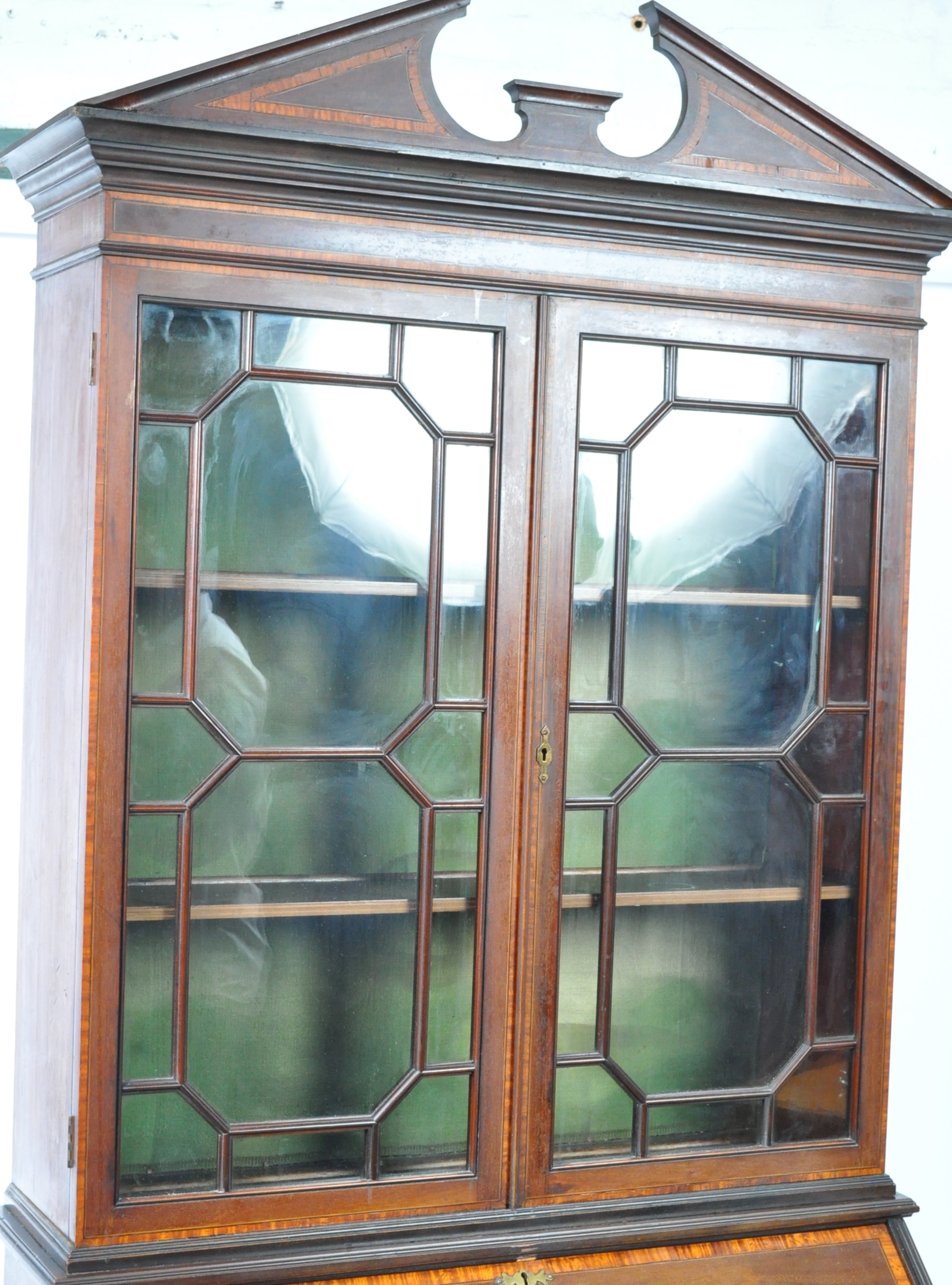 ANTIQUE 19TH CENTURY YEW & MAHOGANY BUREAU BOOKCASE - Image 2 of 7