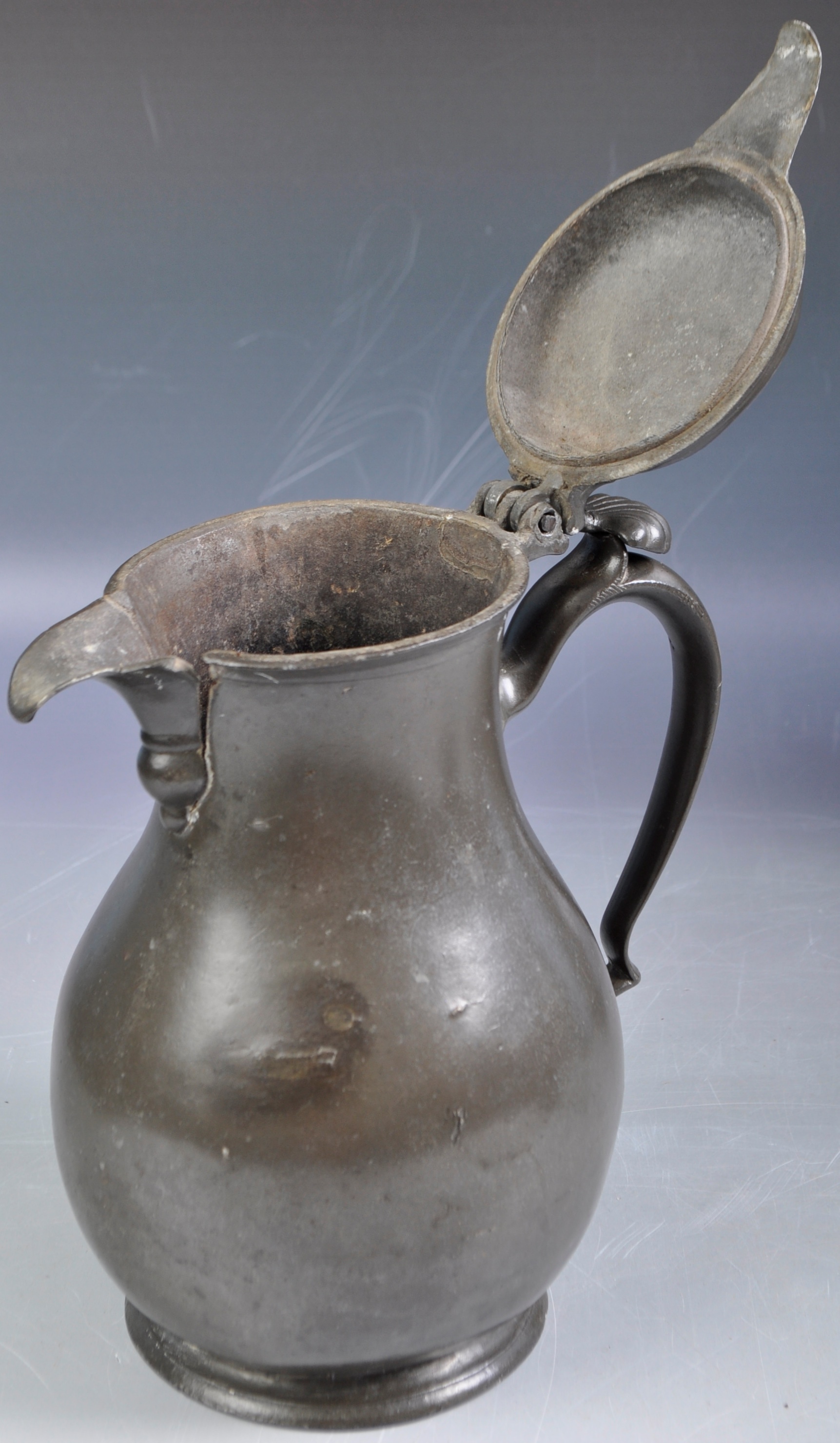 COLLECTION OF ANTIQUE PEWTER ITEMS - Image 5 of 7