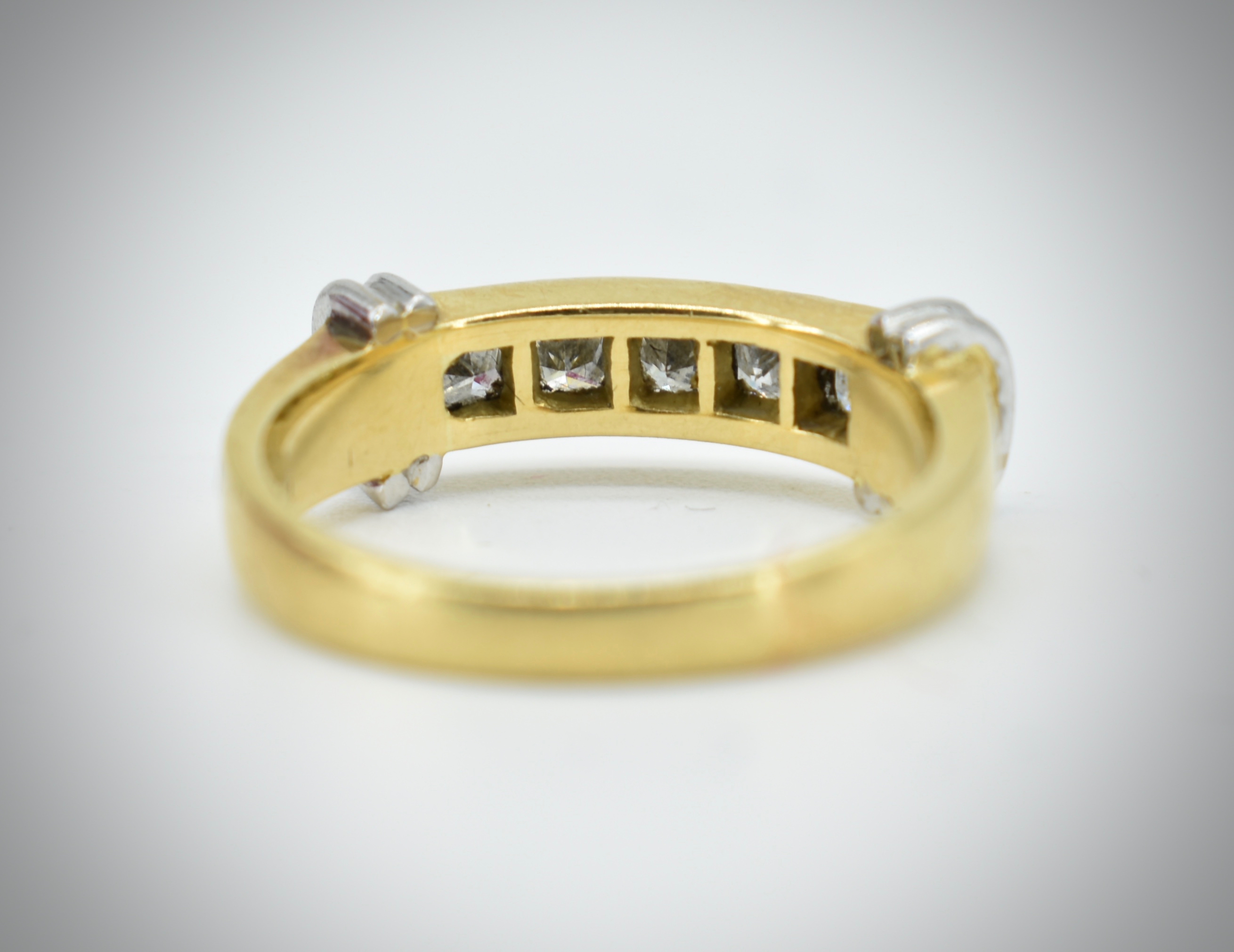 18ct Yellow Gold & Diaond 5 Stone Princess Cut Ring - Image 4 of 4
