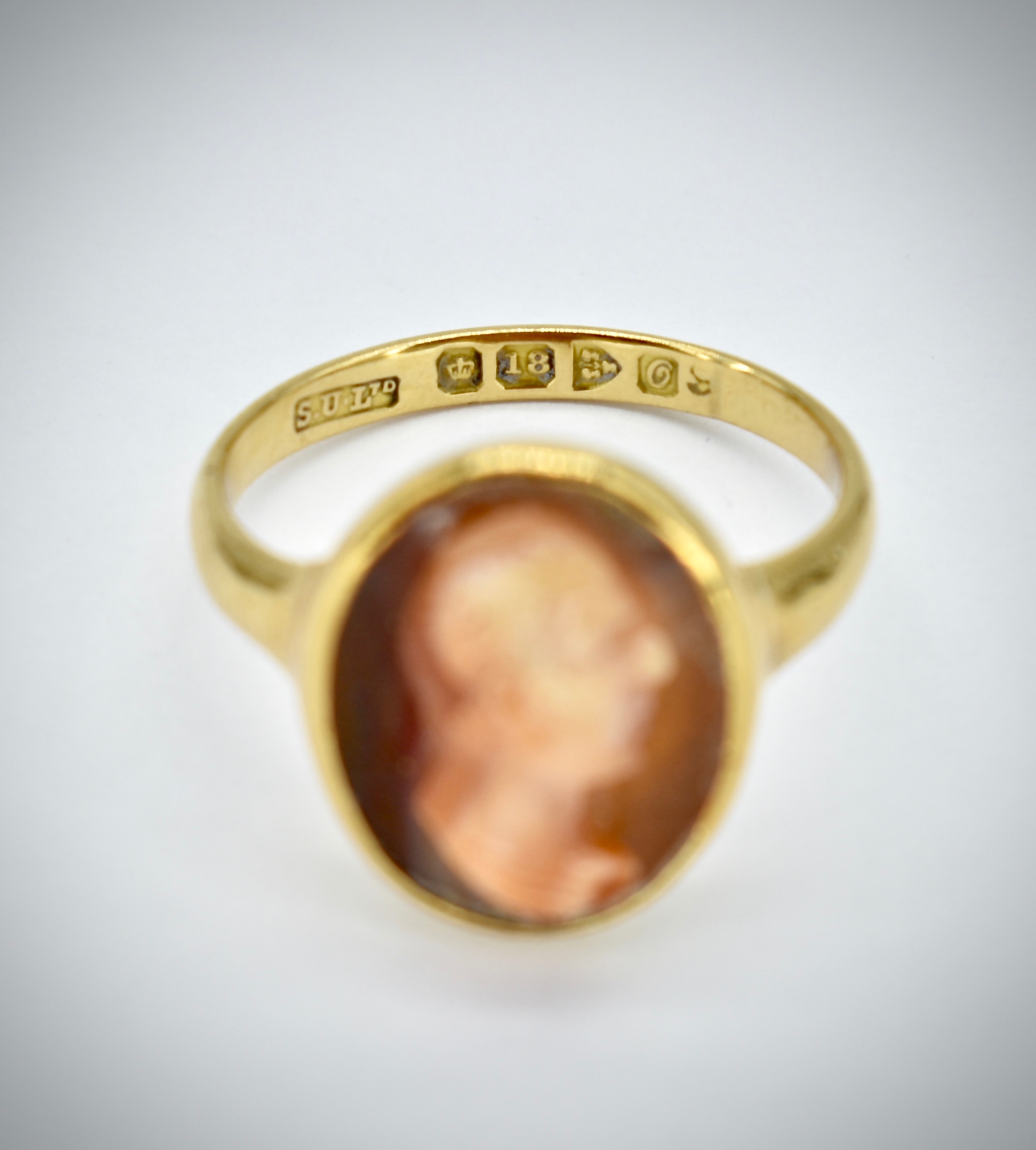 Hallmarked antique 18ct Gold Cameo Ring - Image 4 of 7