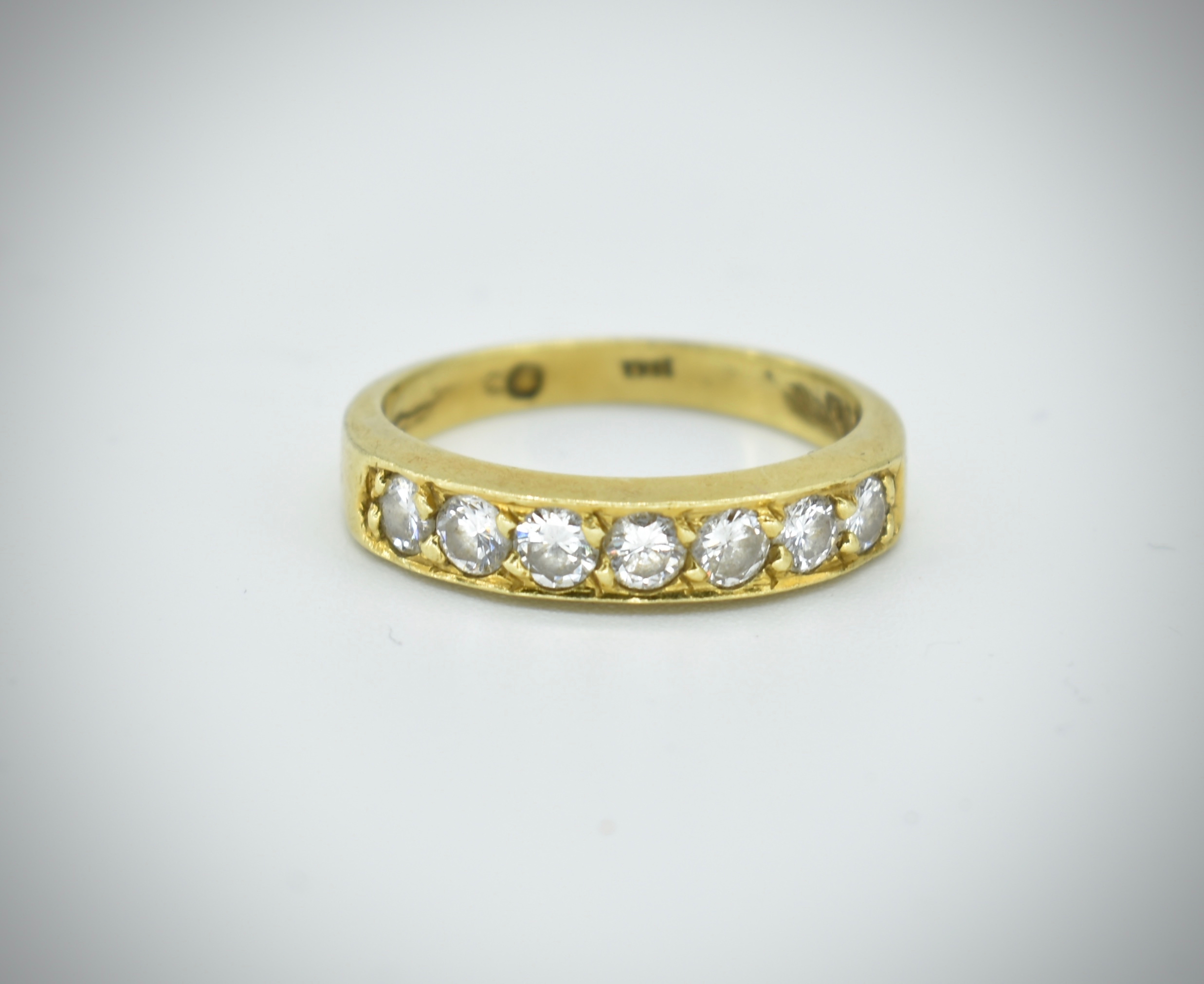 18ct Gold & Diamond Half Eternity Ring - Image 9 of 11