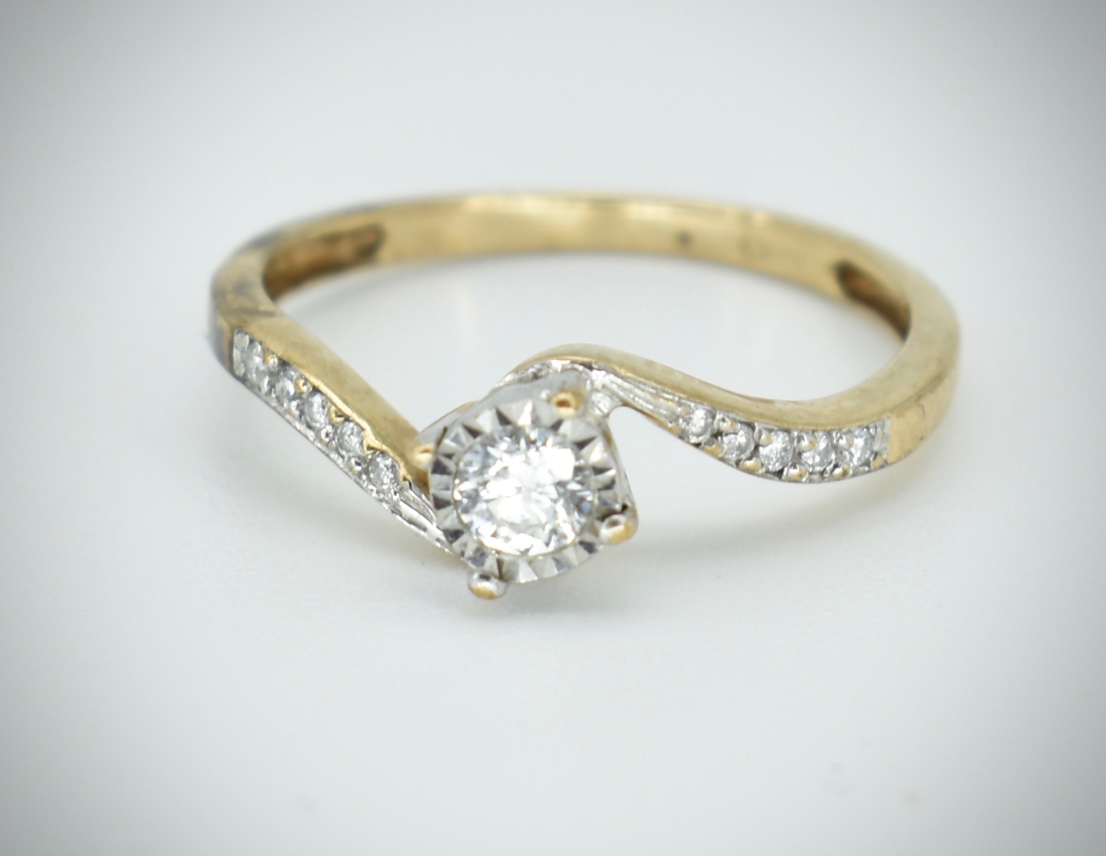 9ct Gold & Diamond Single Stone Ring - Image 2 of 4