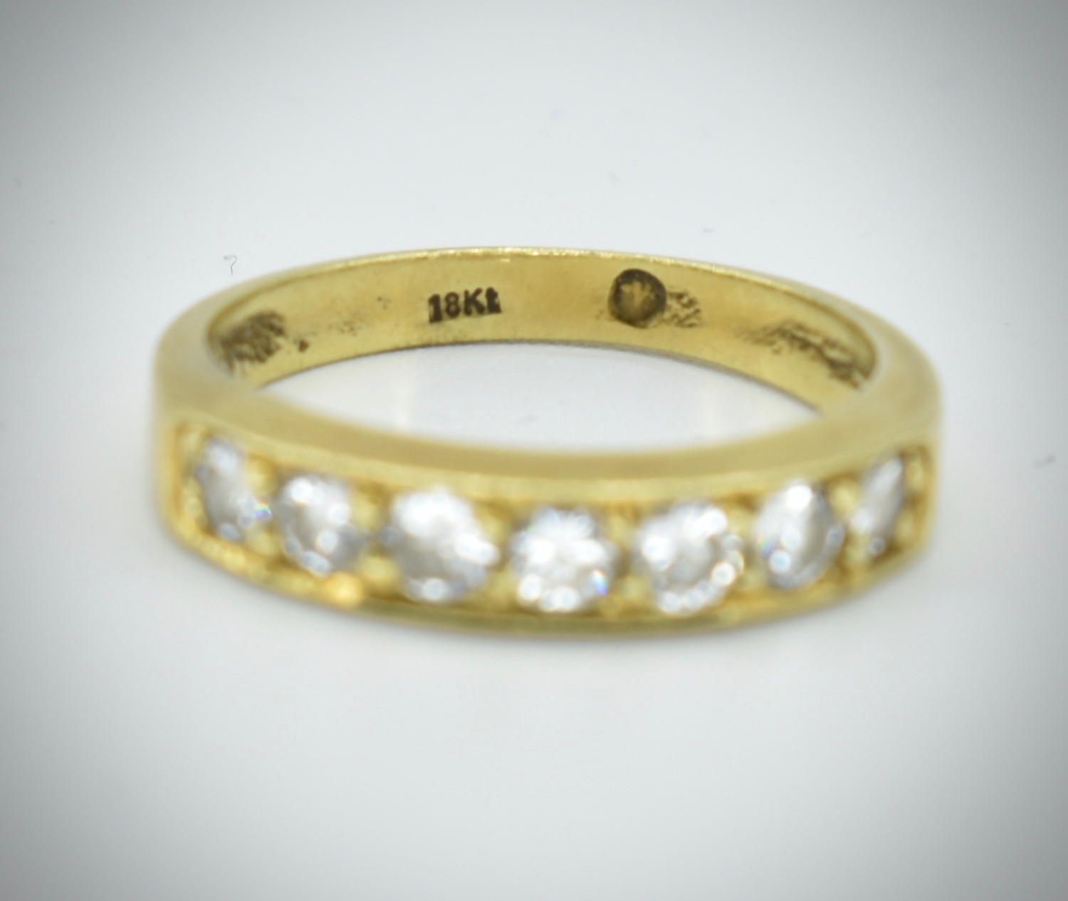18ct Gold & Diamond Half Eternity Ring - Image 10 of 11
