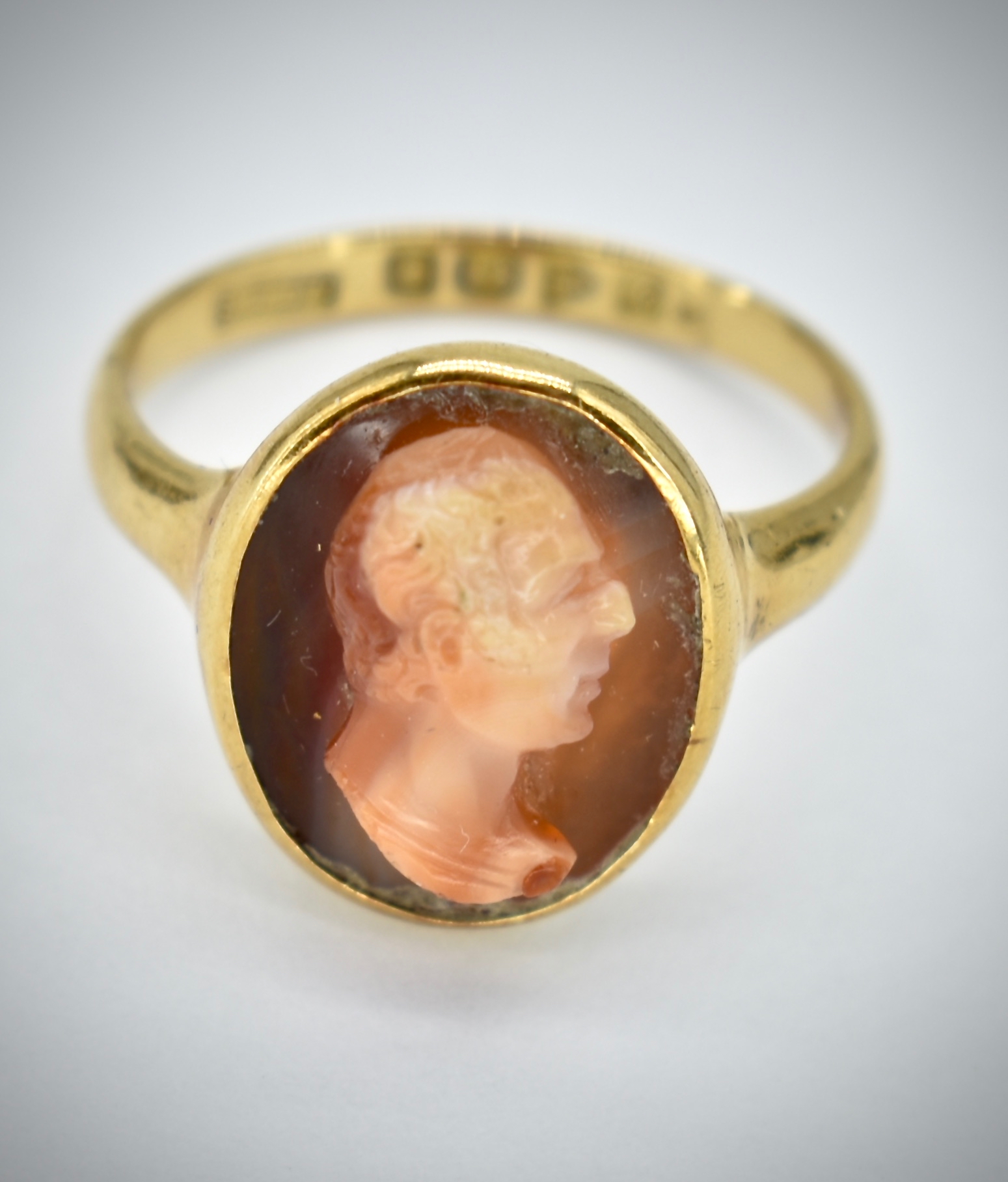 Hallmarked antique 18ct Gold Cameo Ring - Image 5 of 7