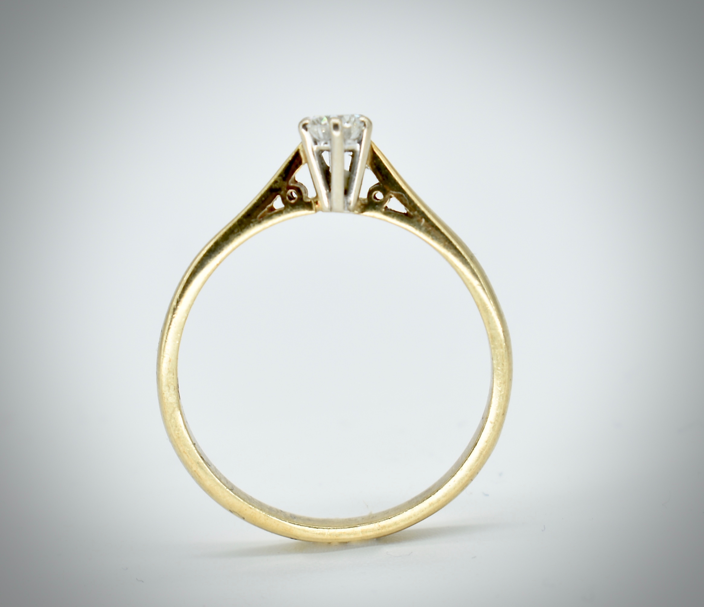 9ct Gold & Diamond Solitaire Ring - Image 3 of 3