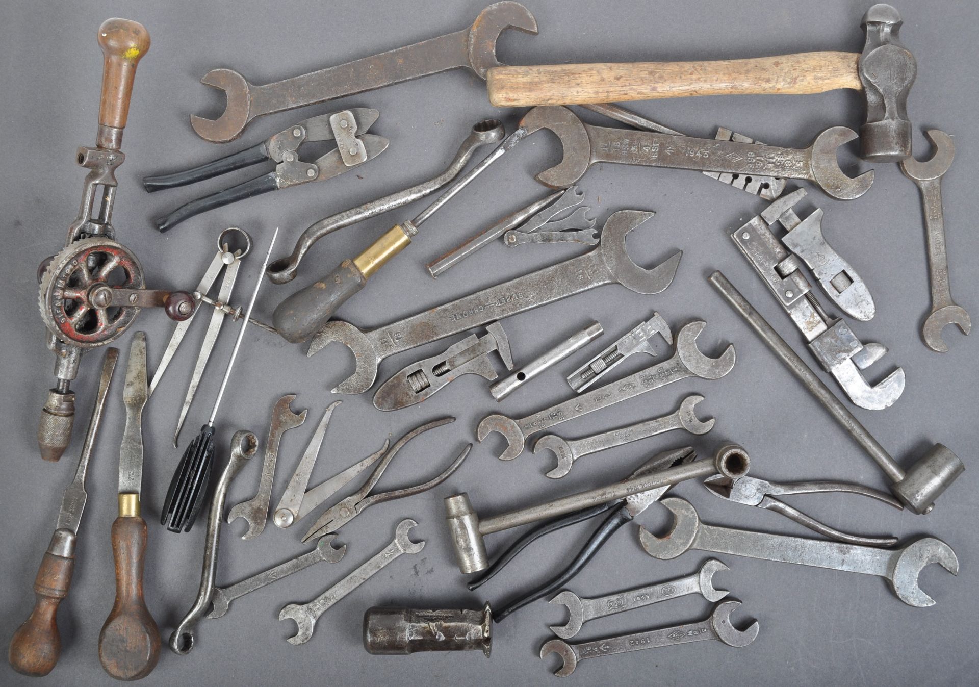 LARGE COLLECTION OF ORIGINAL WWII DATED MECHANICS TOOLS