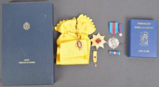 20TH CENTURY SPANISH / VENEZUELAN MEDALS / AWARDS