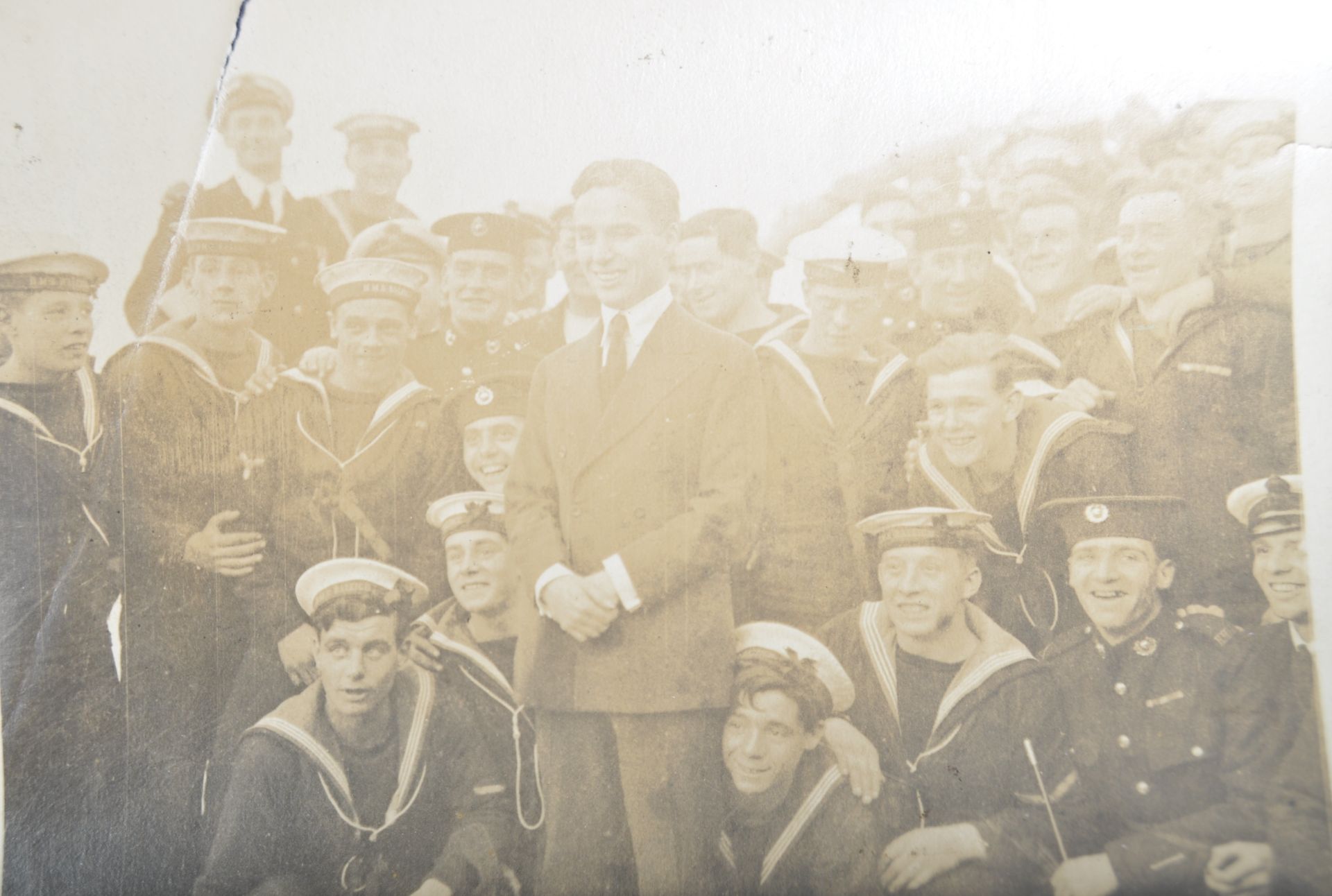 PHOTO OF CHARLIE CHAPLIN VISITING TROOPS ON THE WESTERN FRONT - Bild 3 aus 4