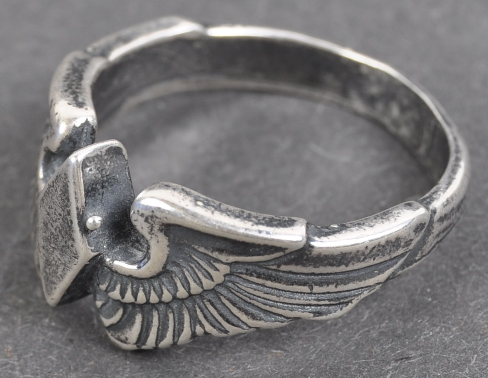 WWII UNITED STATES WOMENS AIRFORCE SERVICE PILOTS RING - Image 2 of 4