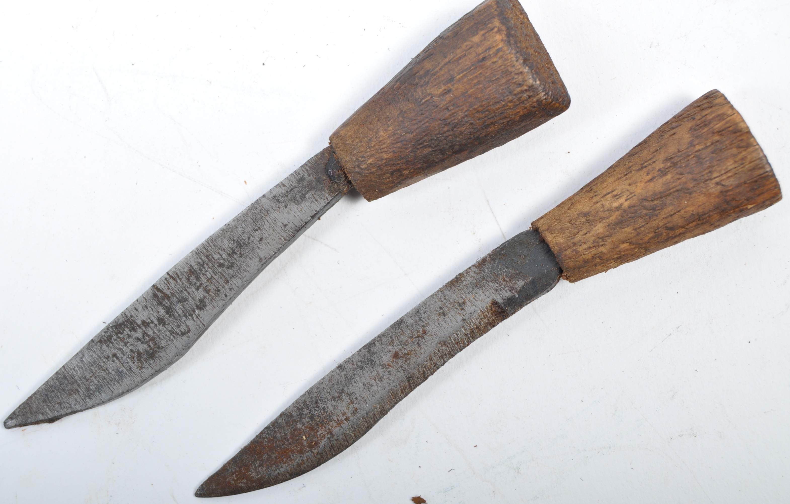 TWO TRADITIONAL NEPALESE GURKHA KUKRI KNIVES - Image 12 of 13