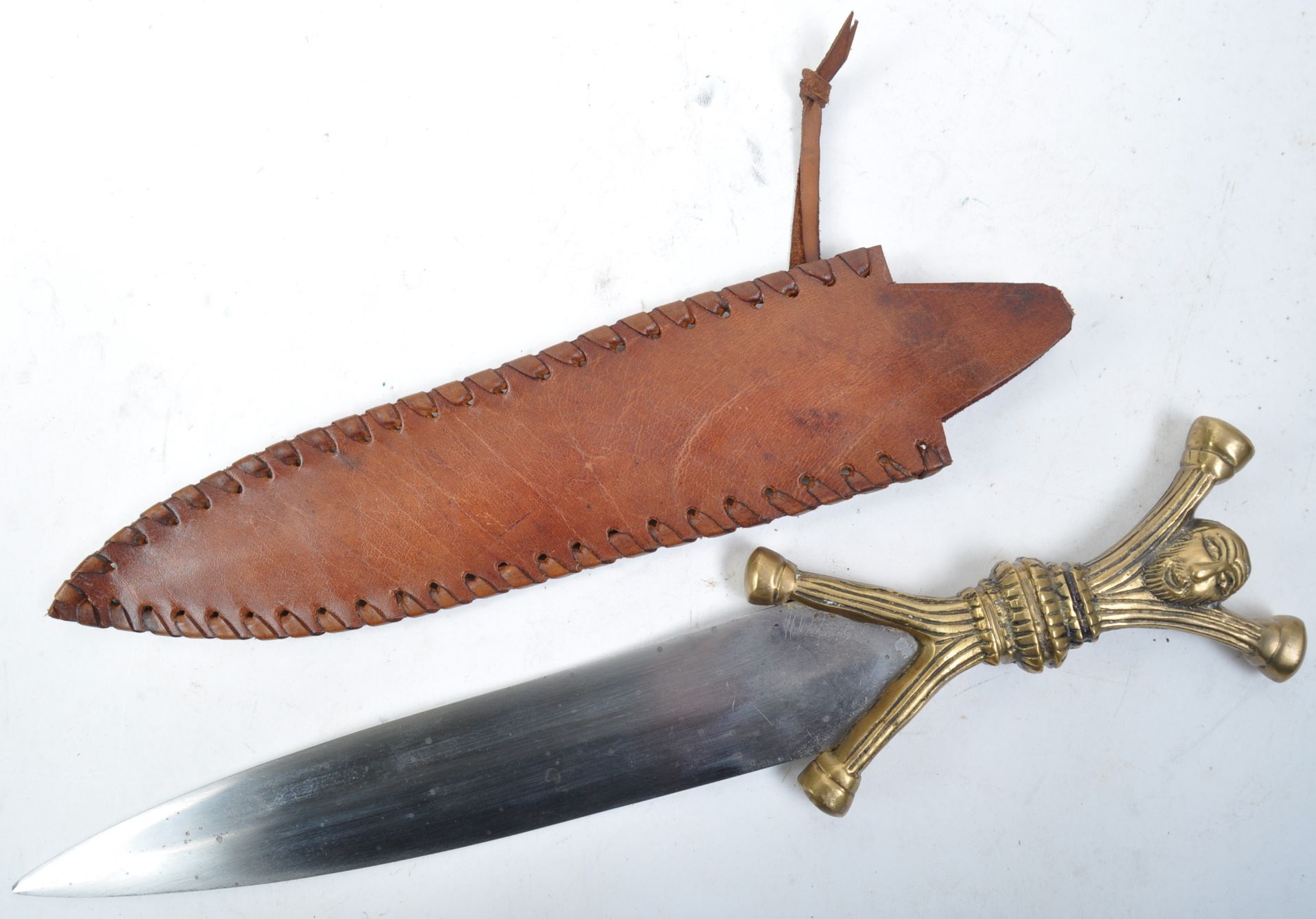 20TH CENTURY QUALITY REPLICA VIKING BATTLE DAGGER