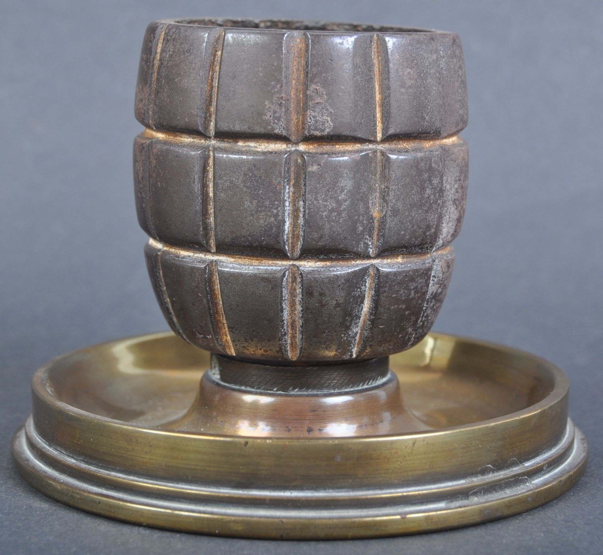 WWI FIRST WORLD WAR TRENCH ART MATCH STRIKE / ASHTRAY GRENADE - Bild 2 aus 4