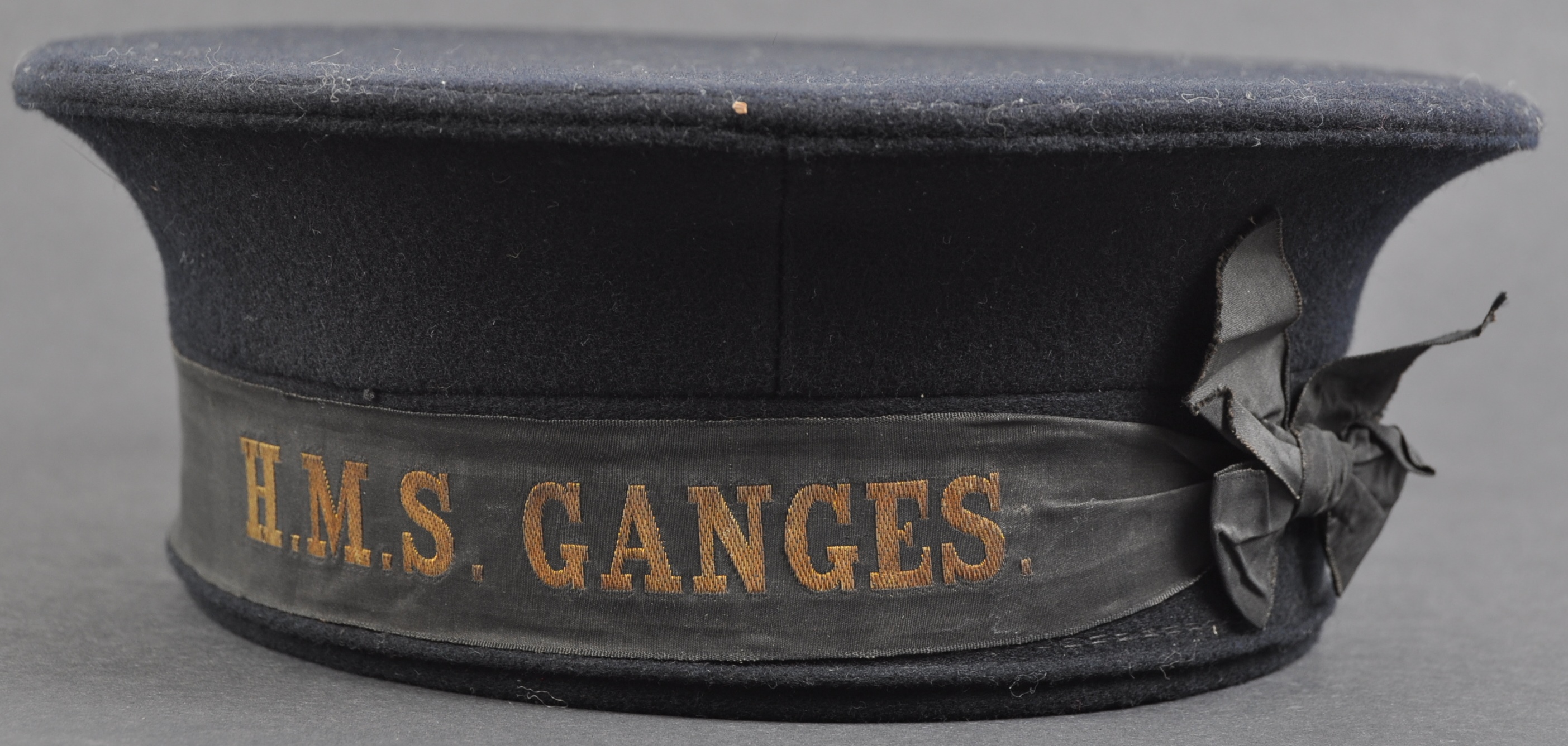 WWII SECOND WORLD WAR INTEREST - HMS GANGES UNIFORM CAP