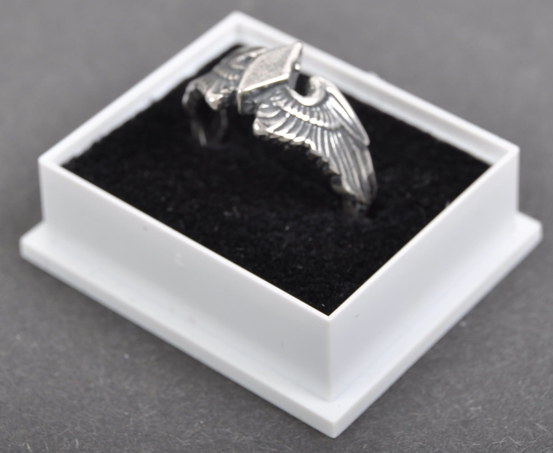 WWII UNITED STATES WOMENS AIRFORCE SERVICE PILOTS RING - Image 4 of 4