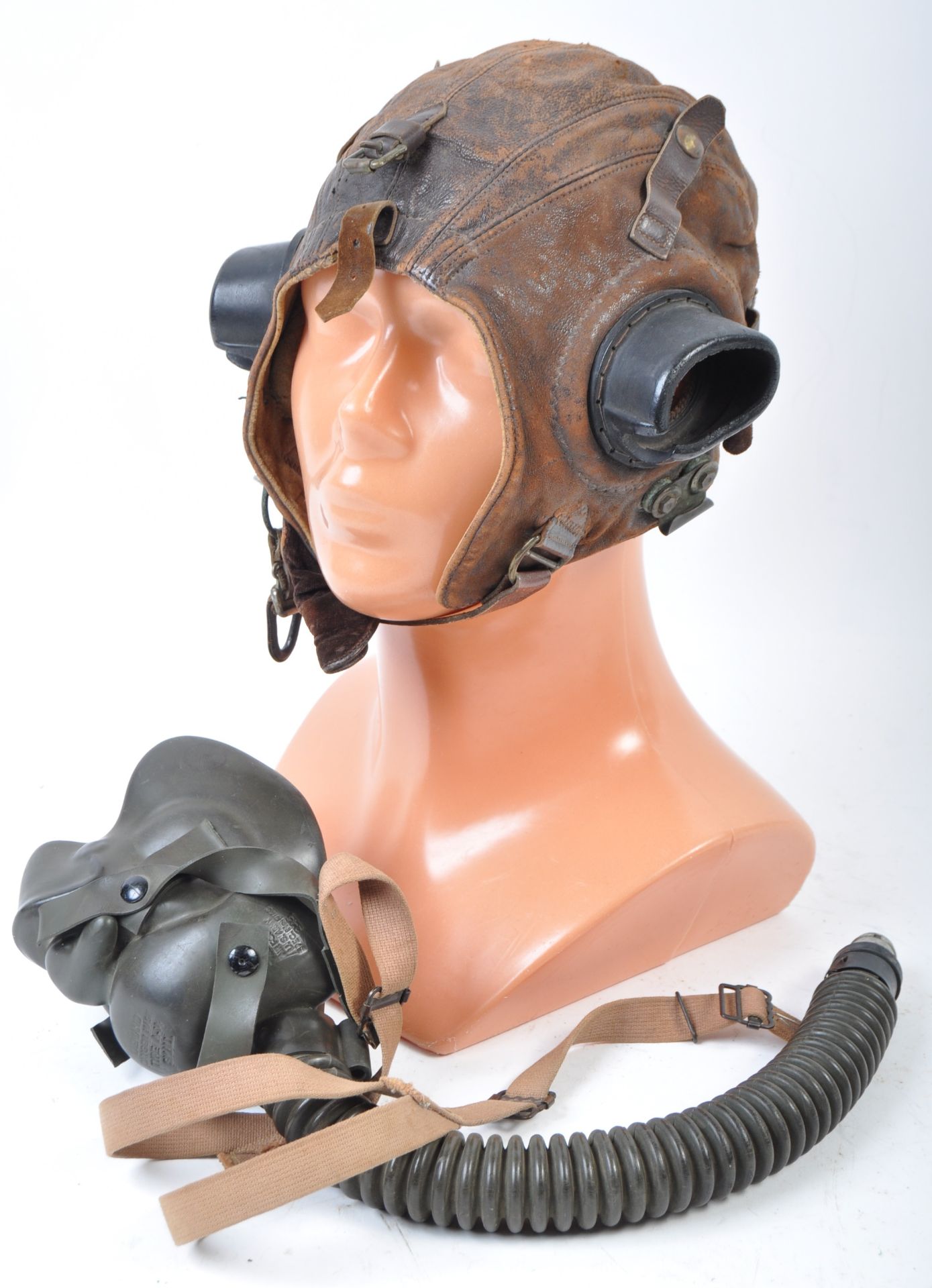 ORIGINAL WWII SECOND WORLD WAR PILOT'S FLYING HELMET & MOUTHPIECE