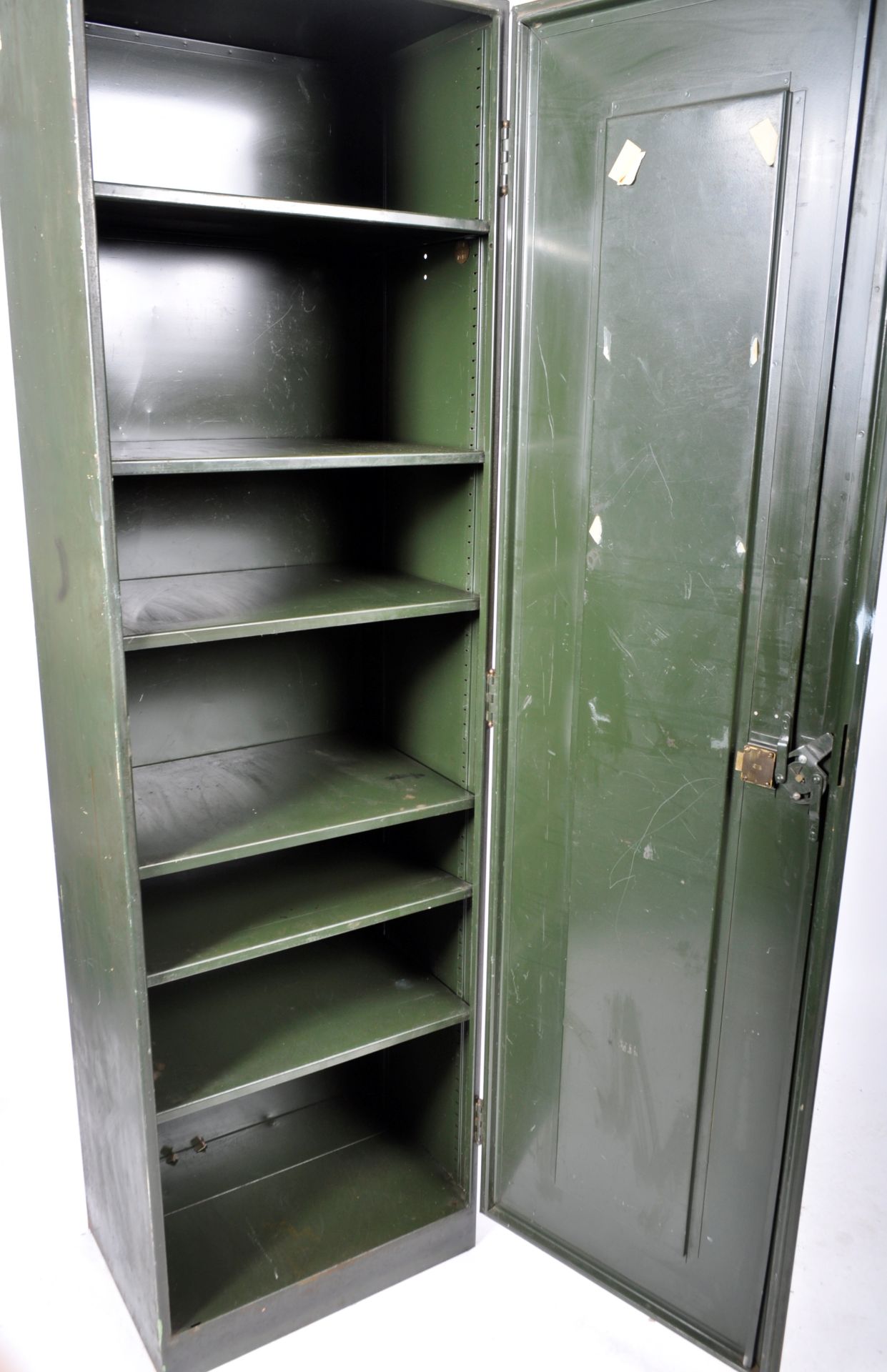 LARGE VINTAGE INDUSTRIAL PAINTED METAL SHELVED LOCKER CABINET - Image 3 of 5