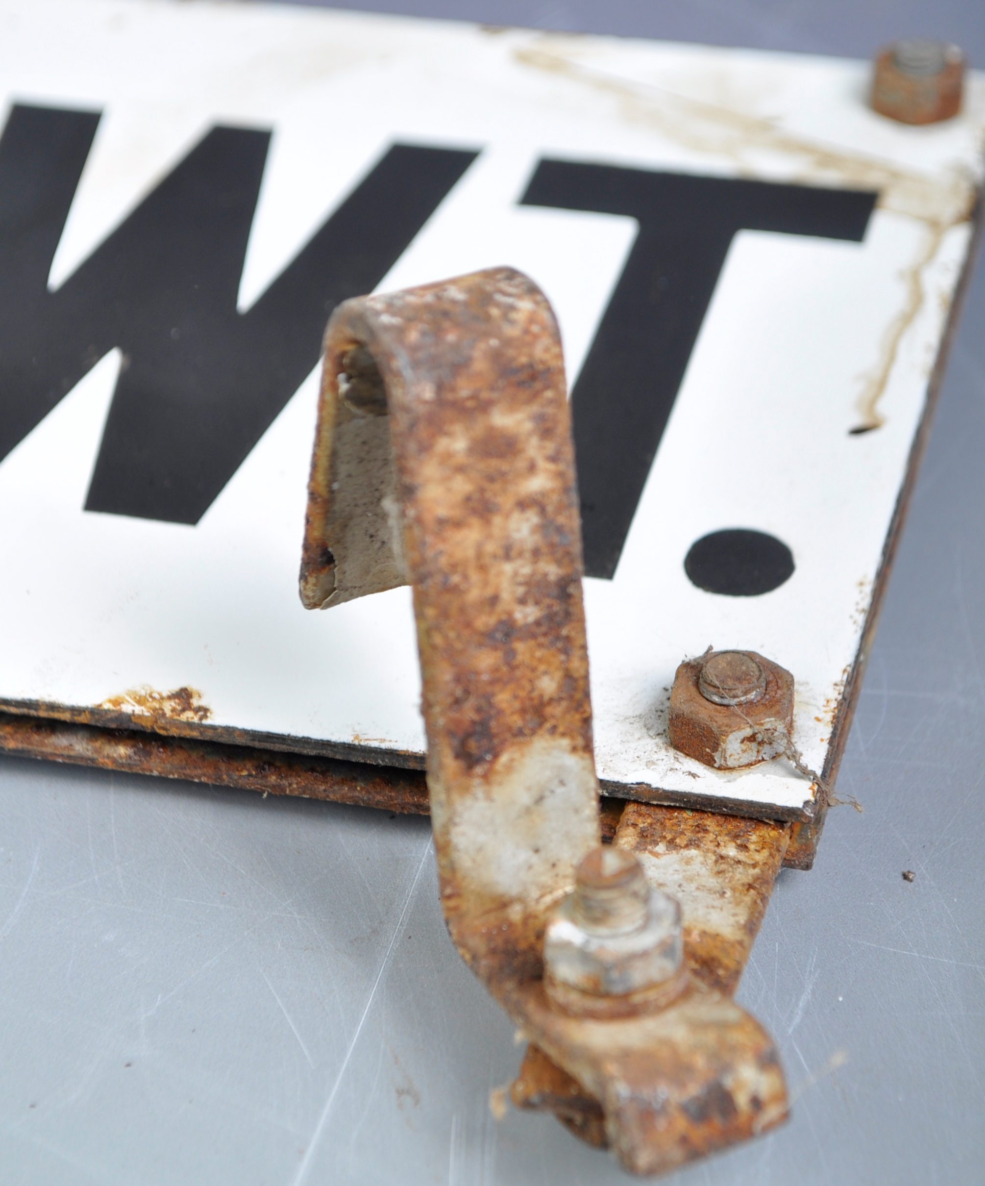 COLLECTION OF SIX VINTAGE ENAMEL SAFE WORKING LOAD SIGNS - Image 3 of 6