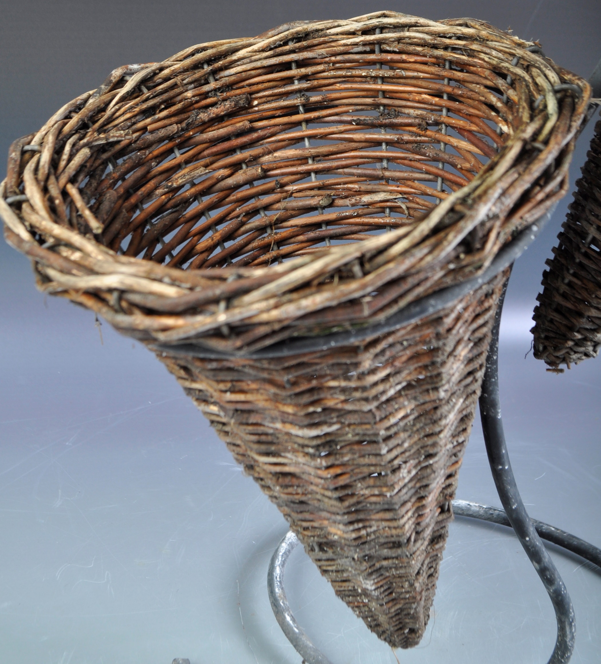 VINTAGE FLORIST'S DISPLAY / PLANTER WICKER BASKET STAND - Image 2 of 6