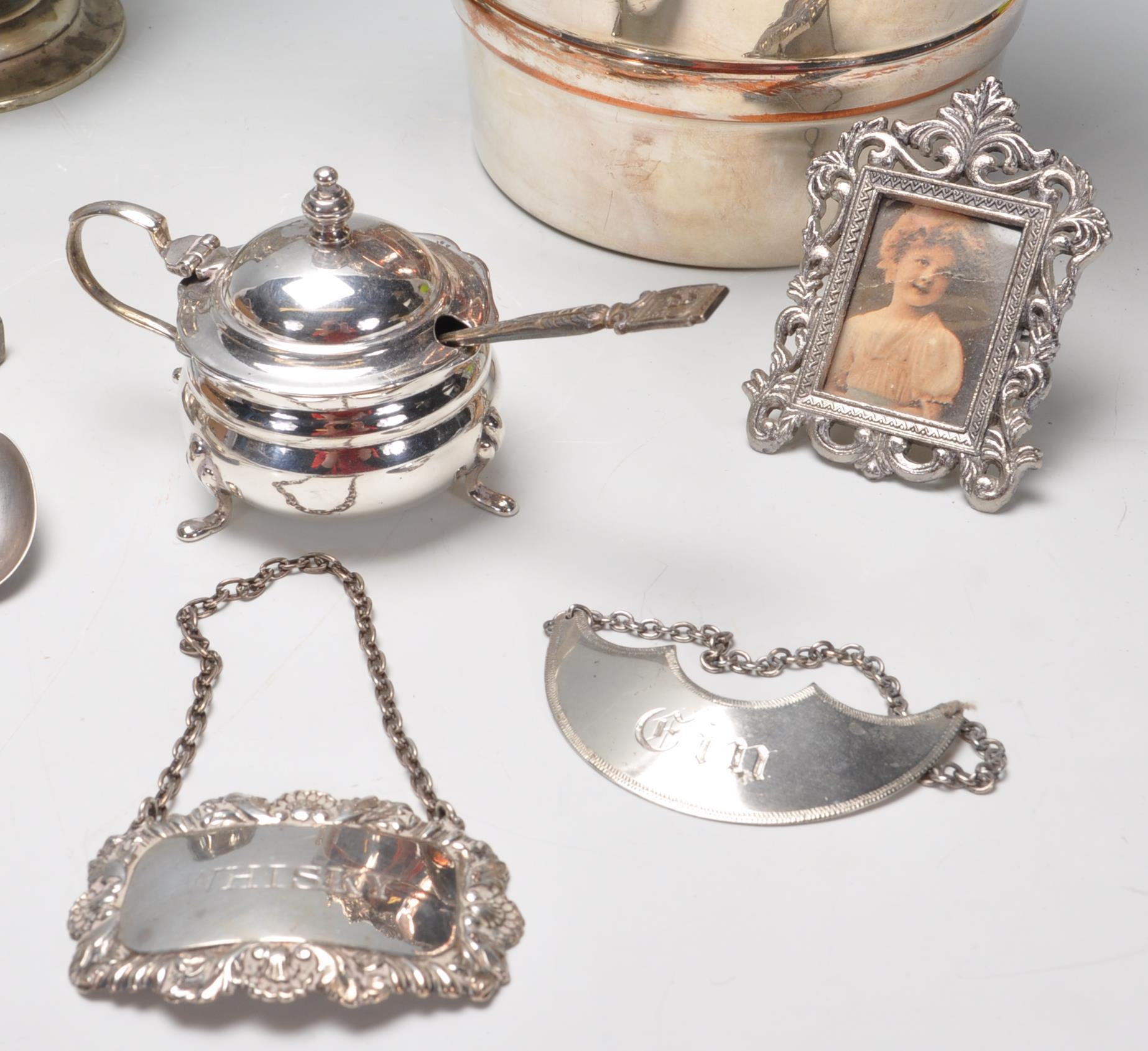 COLLECTION OF ANTIQUE AND LATER STERLING SILVER AND SILVER PLATE ITEMS - Image 9 of 12