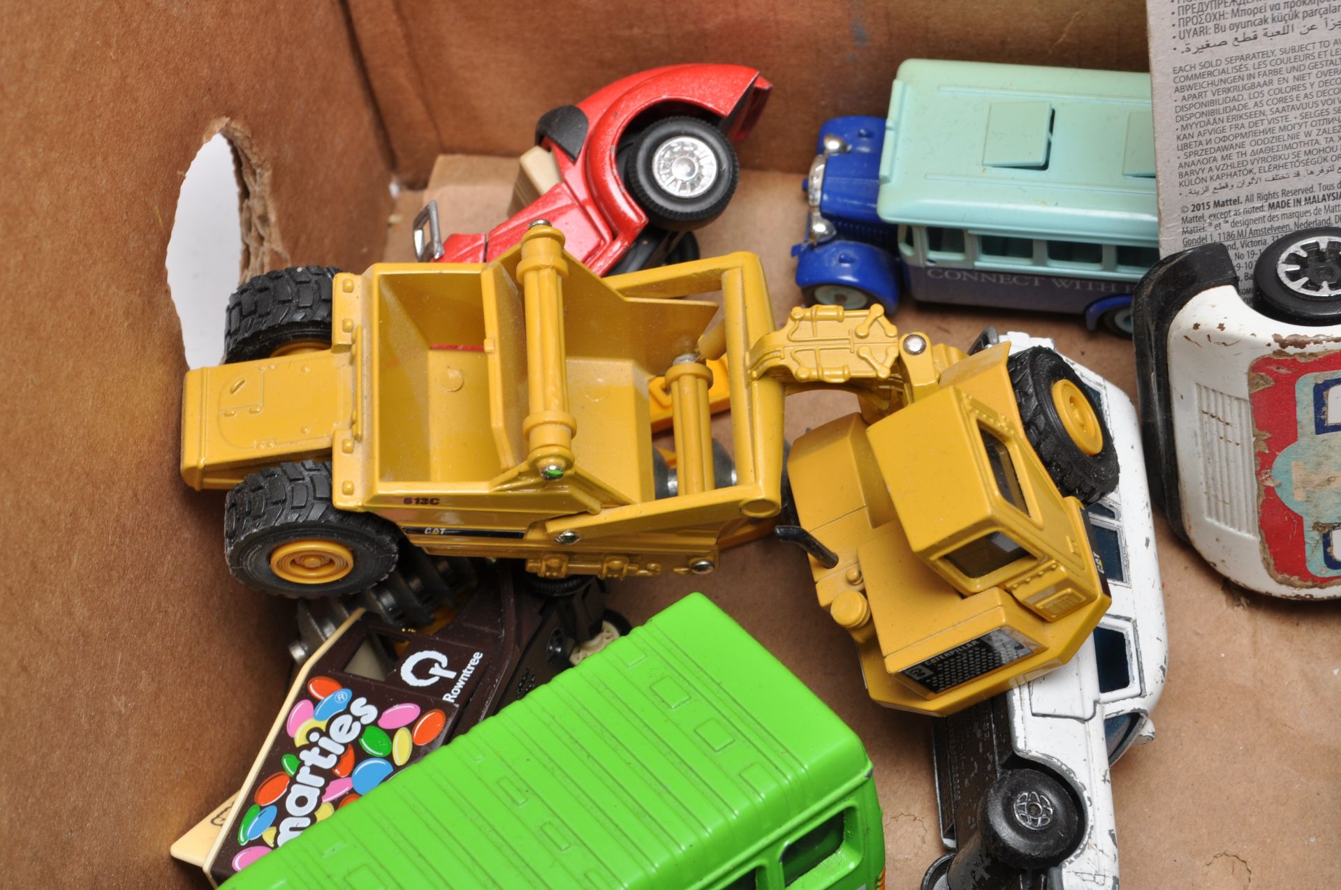 COLLECTION OF VINTAGE DIECAST VEHICLES - Image 9 of 10