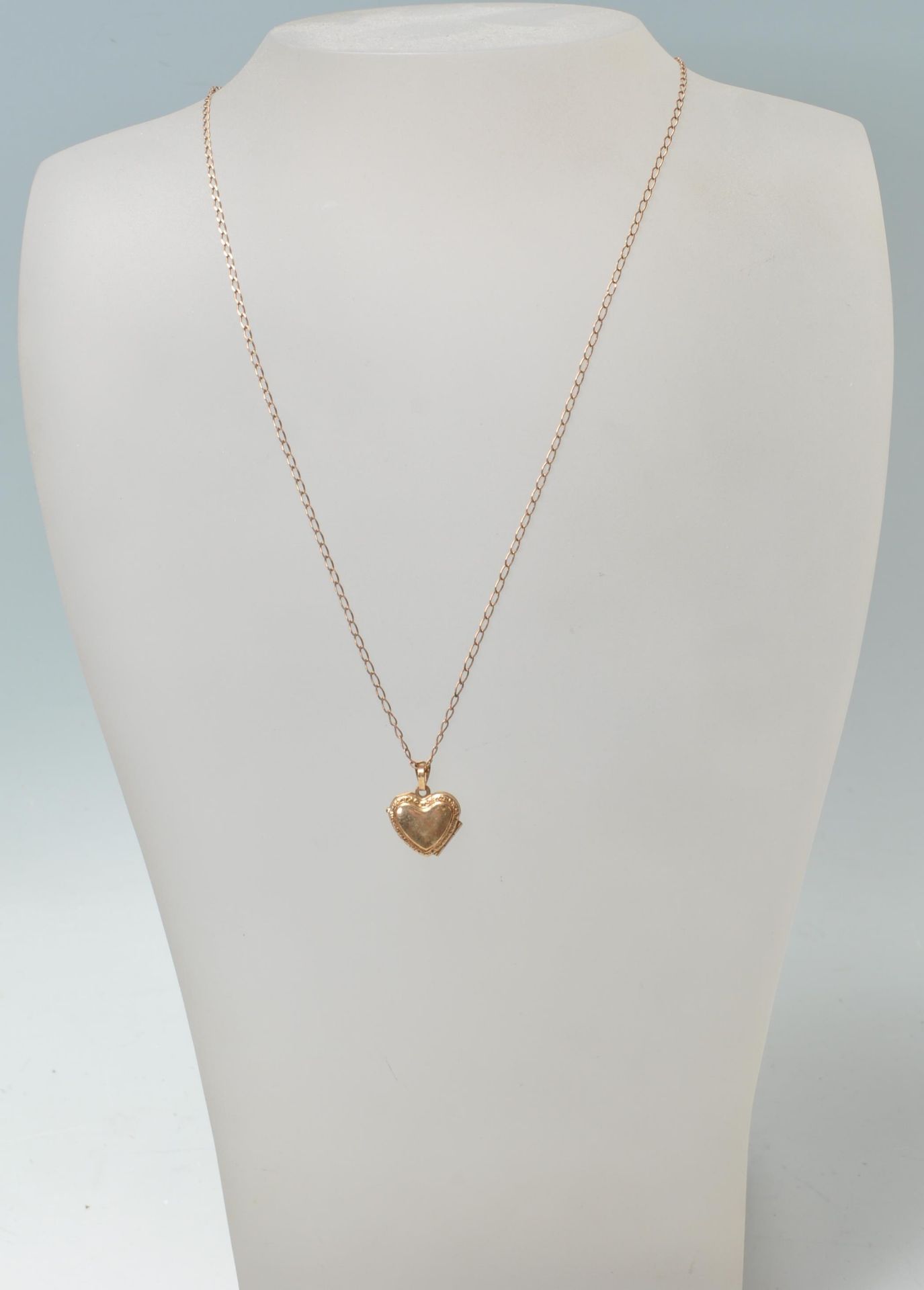 A STAMPED 9CT 375 LOCKET NECKLACE TOGETHER WITH A STAMPED 9CT BRACELET. - Image 6 of 6