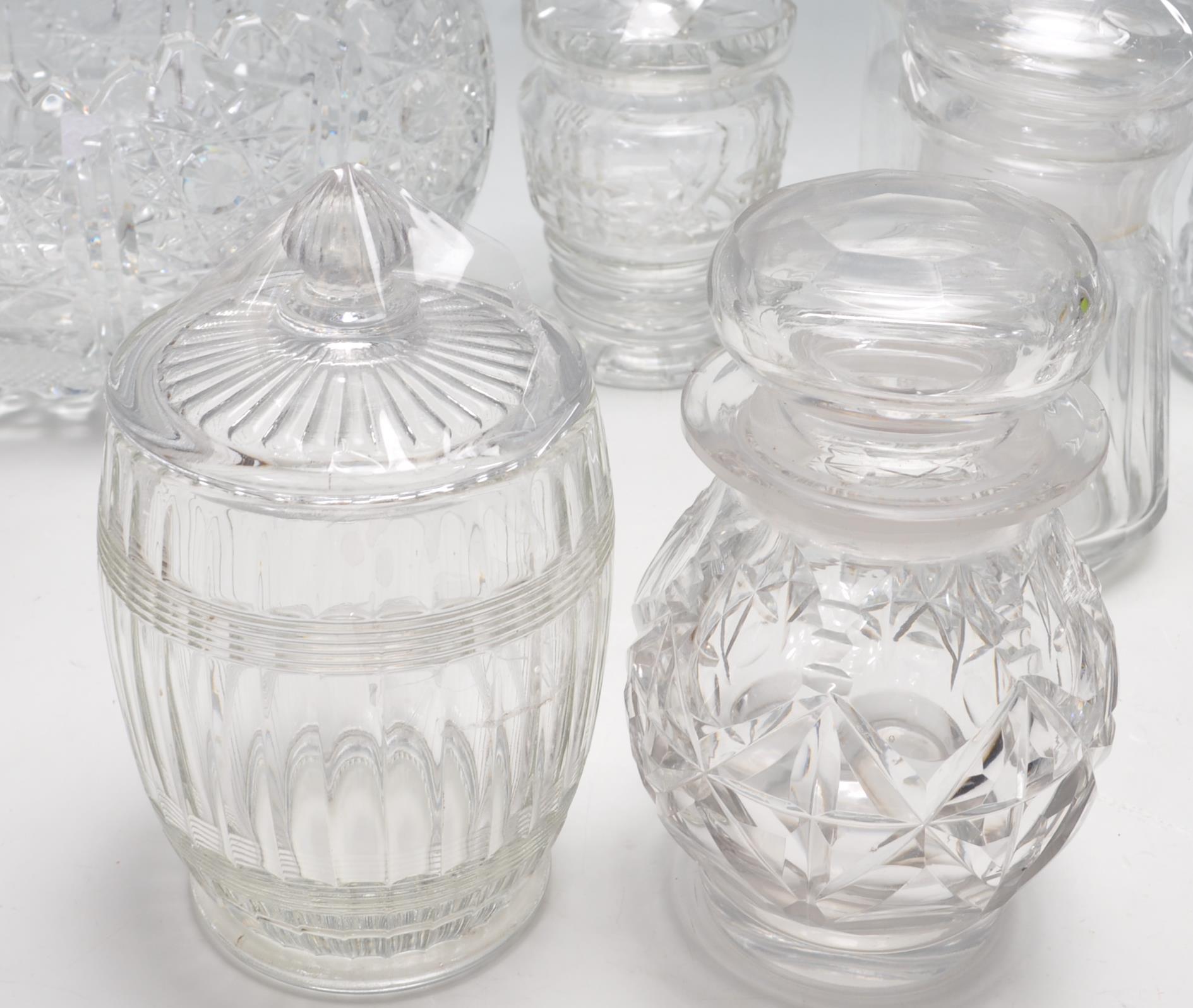 LARGE COLLECTION OF 20TH CENTURY CRYSTAL CUT GLASS LIDDED JARS - Image 5 of 9