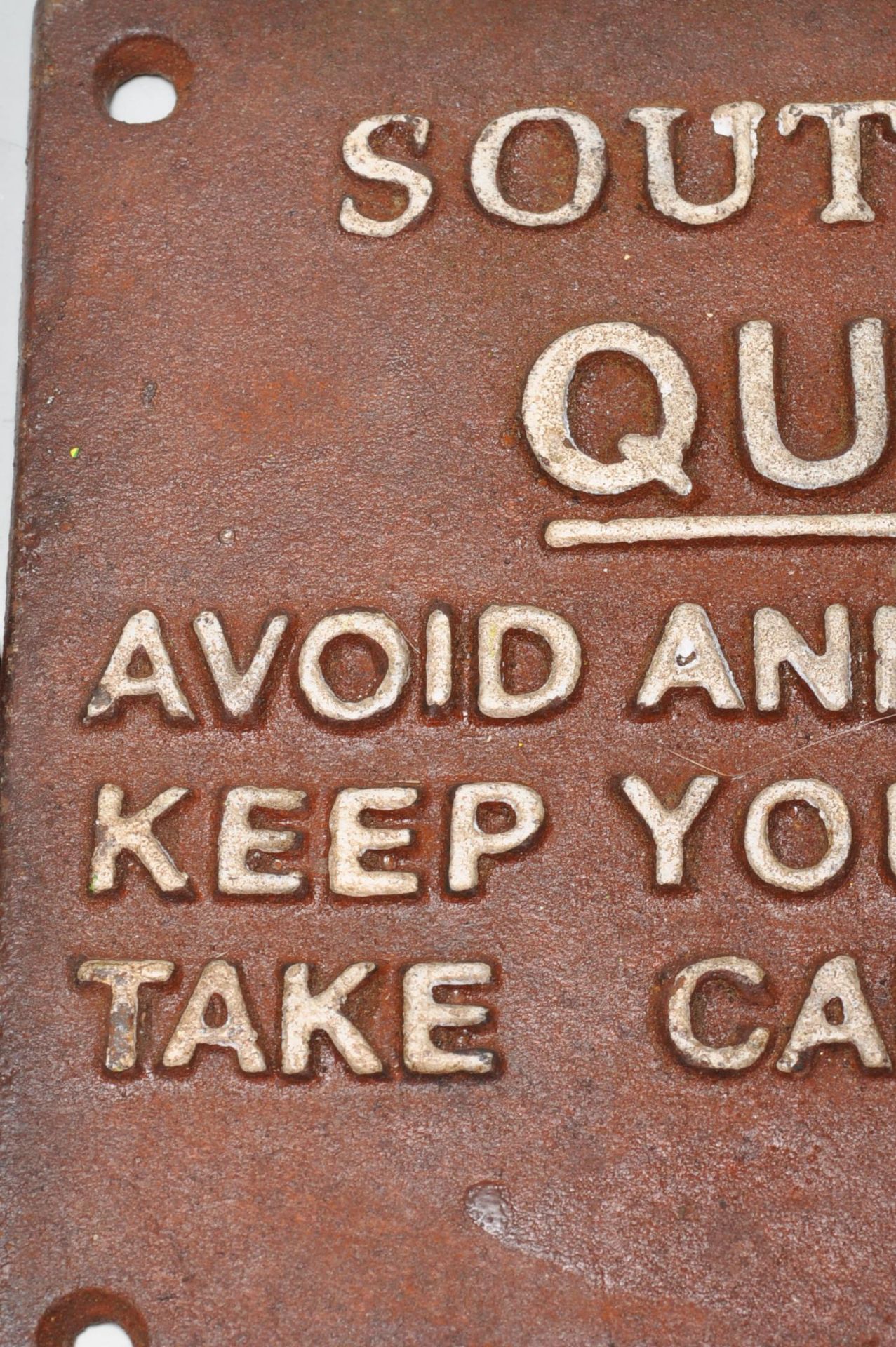 TWO VINTAGE STYLE CAST IRON ADVERTISING PLAQUES - Image 4 of 5