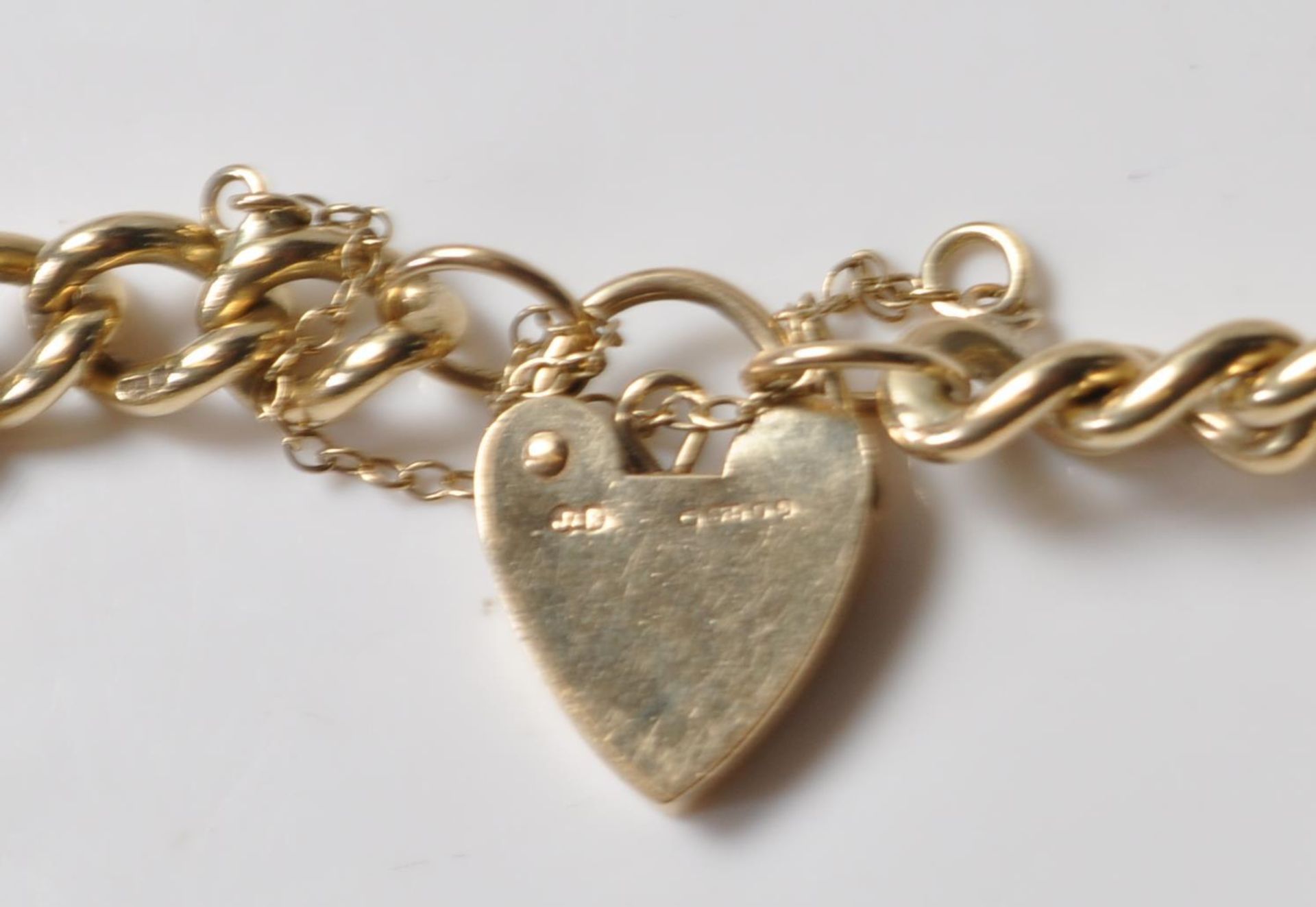 HALLMARKED 9CT GOLD CHARM BRACELET - Image 5 of 8