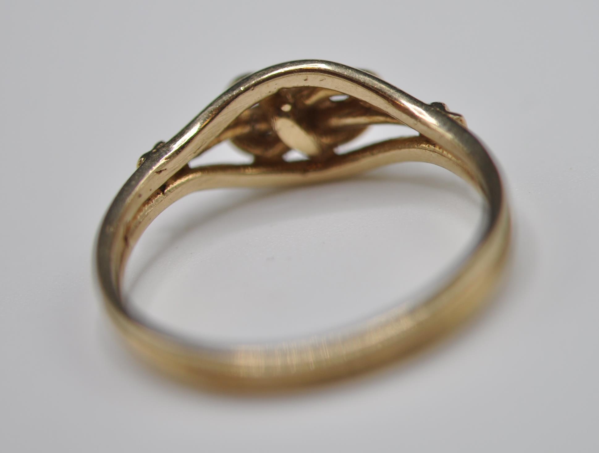 HALLMARKED 9CT GOLD KNOT RING - Image 4 of 7