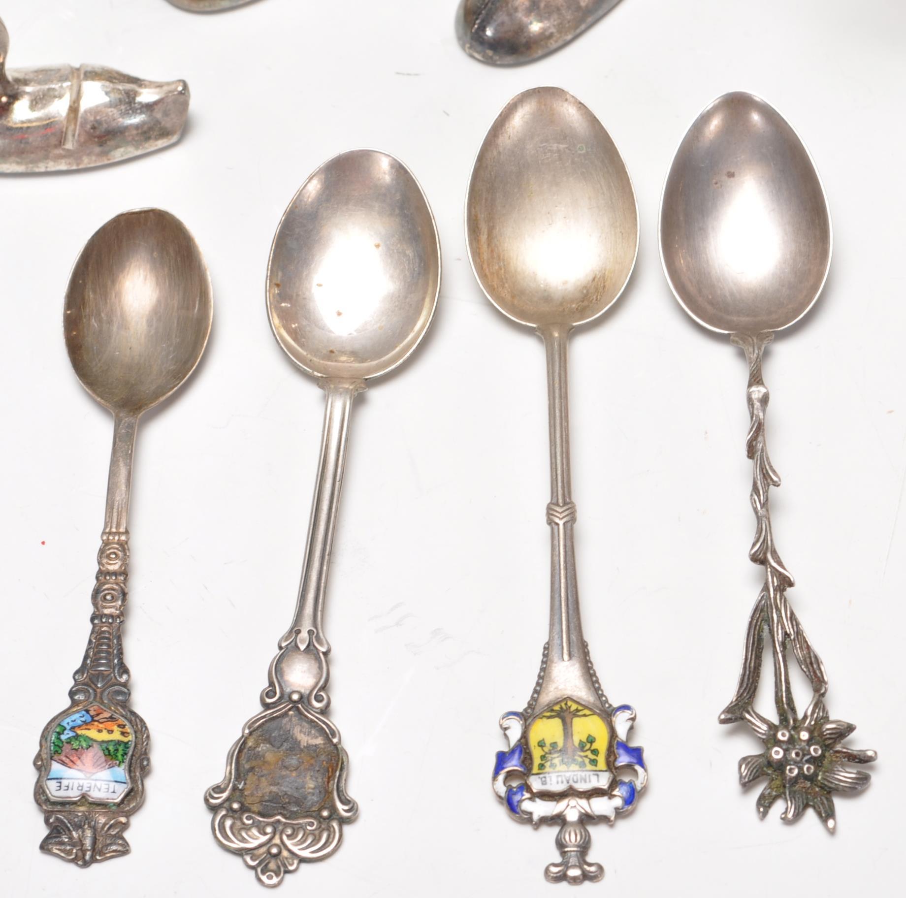 COLLECTION OF ANTIQUE AND LATER STERLING SILVER AND SILVER PLATE ITEMS - Image 5 of 12