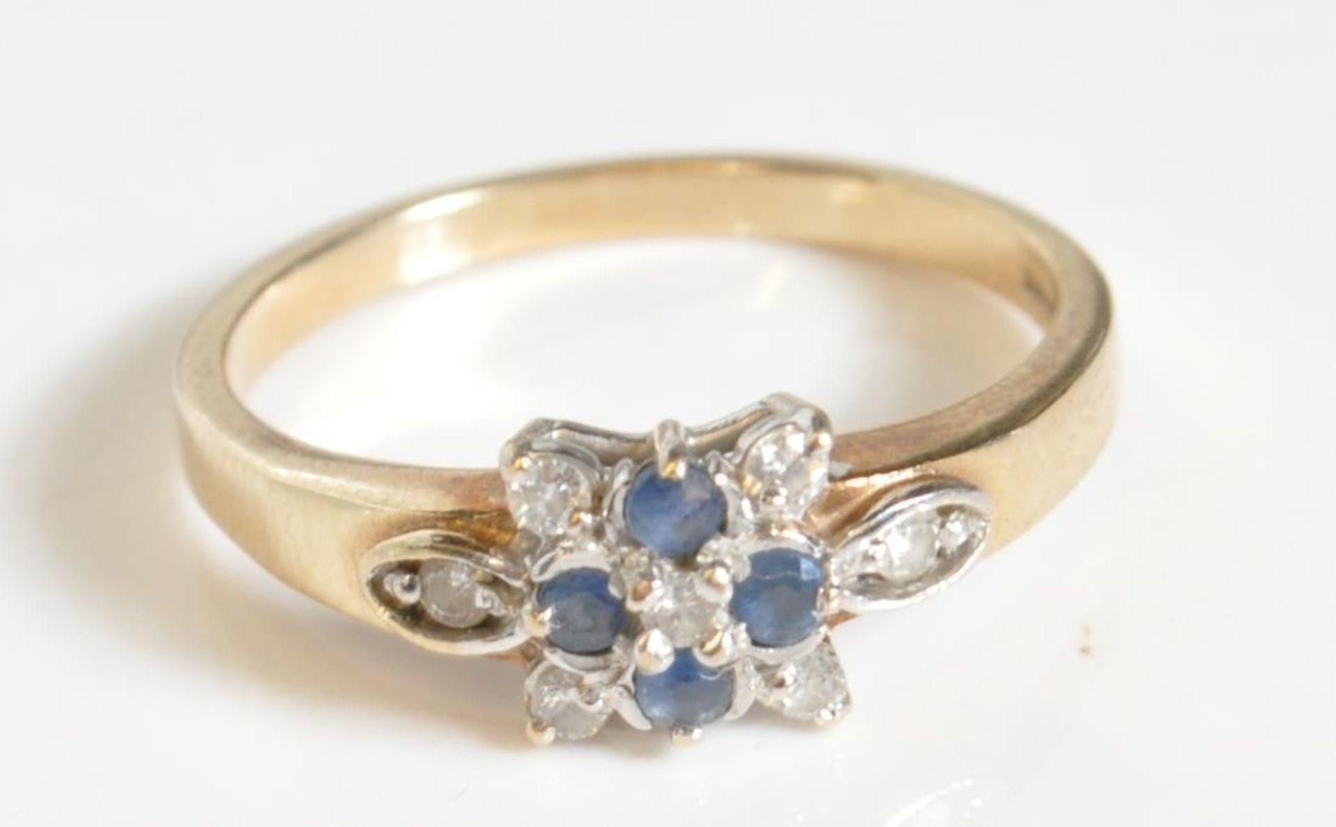 9CT GOLD SAPPHIRE & DIAMOND RING