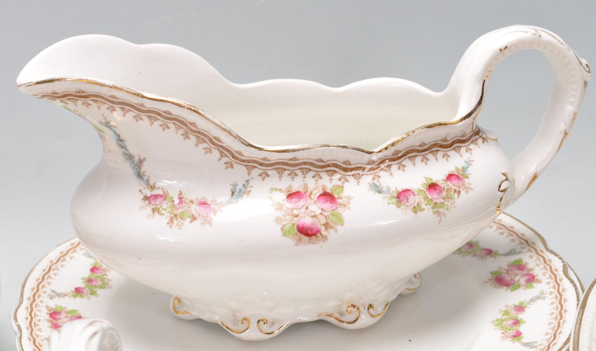 ANTIQUE VICTORIAN 19TH CENTURY DINNER SERVICE - Image 8 of 13