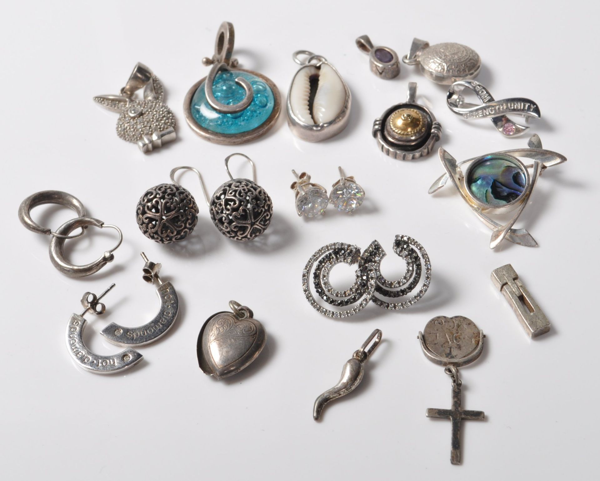 COLLECTION OF SILVER STAMPED 925 JEWELLERY.