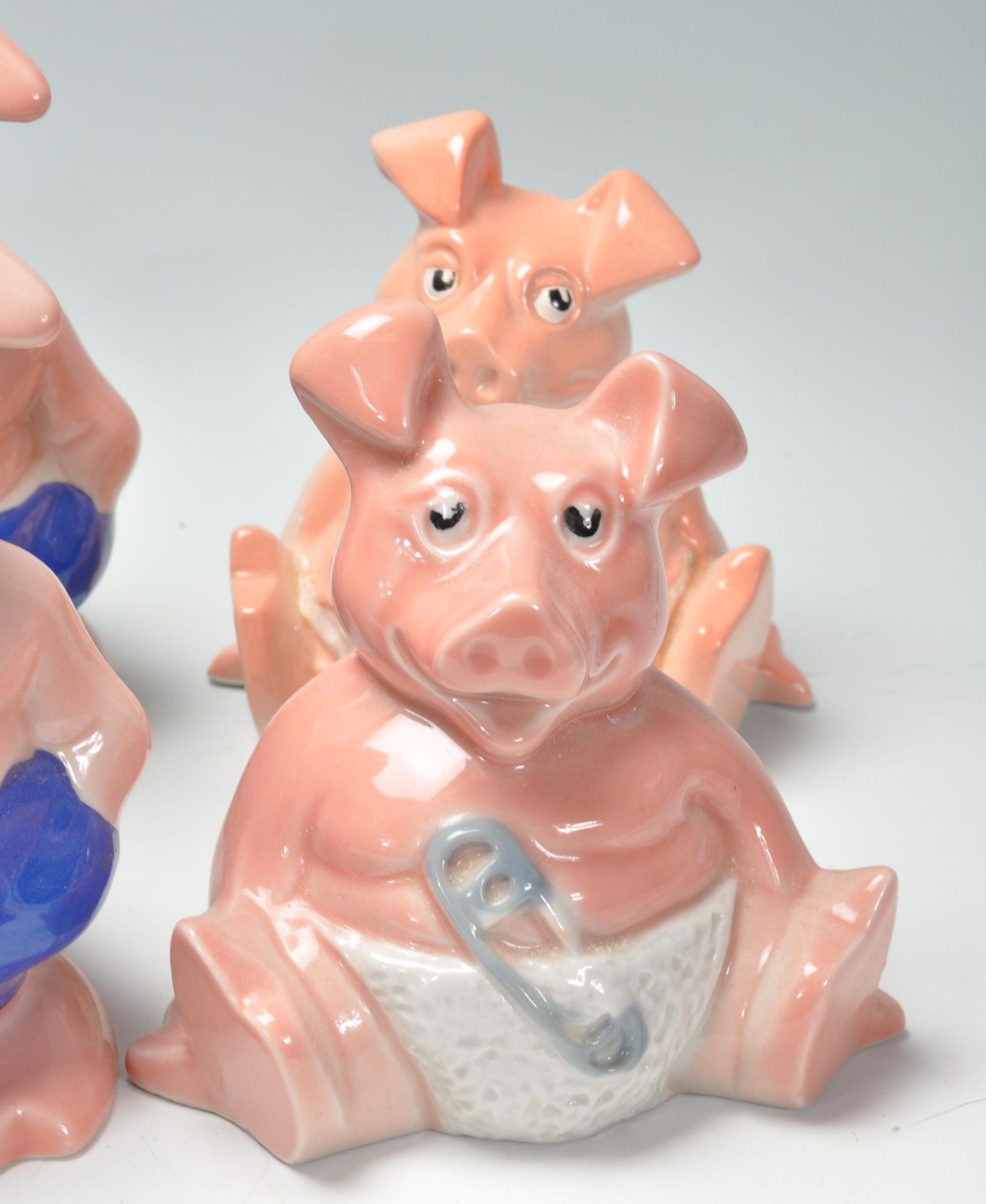 COLLECITON OF TEN VINTAGE LATE 20TH CENTURY CERAMIC NATWEST PIGS - Image 6 of 11