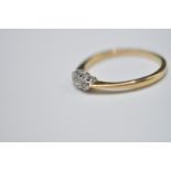 STAMPED 18CT GOLD LADIES DRESS RING