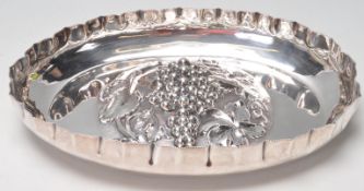 VICTORIAN WALKER AND HALL SILVER GRAPE DISH