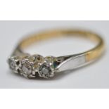 18CT GOLD PLATINUM & DIAMND RING