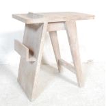 CONTEMRPORAY DESIGNER ARTIST STAND / PALLET REST