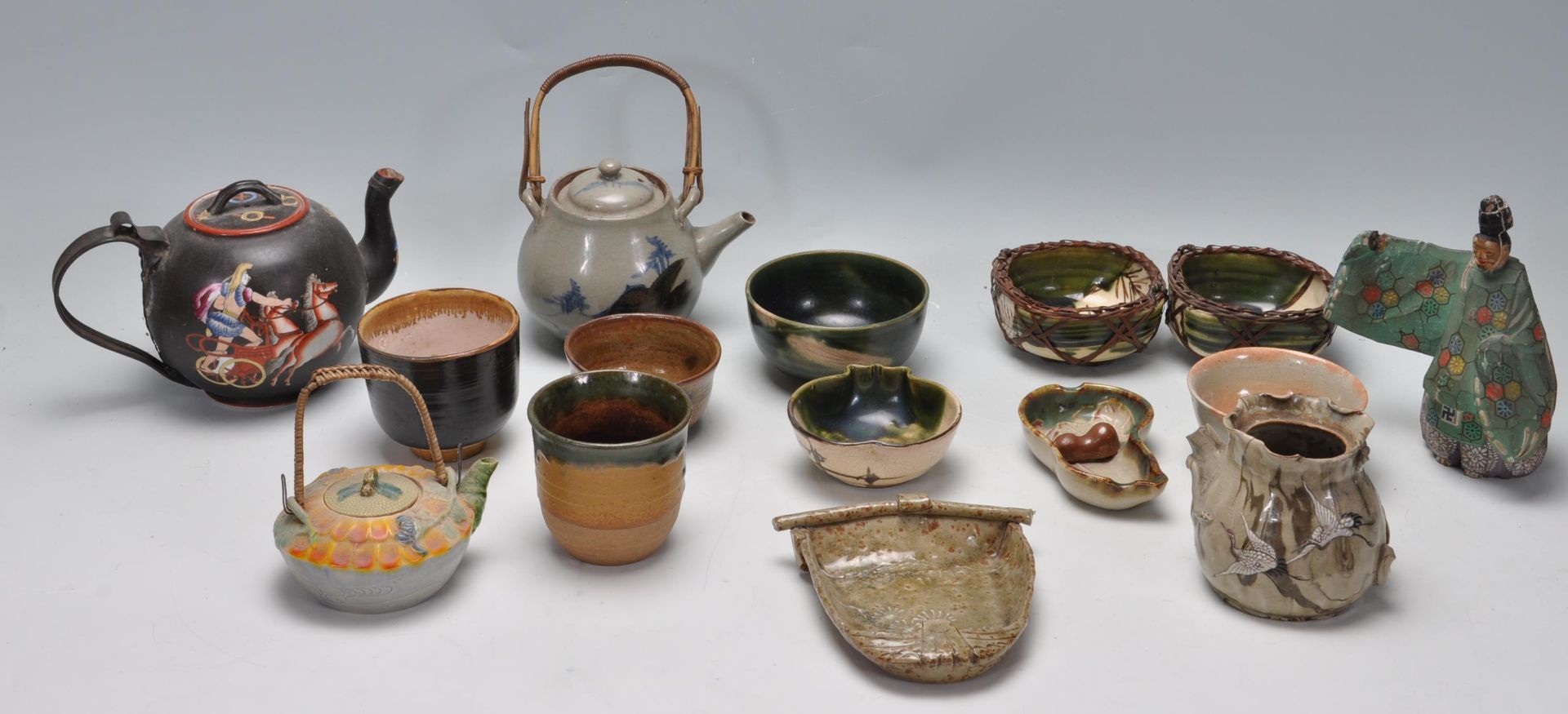 LARGE COLLECTION OF CHINESE ORIENTAL CERAMIC WARE