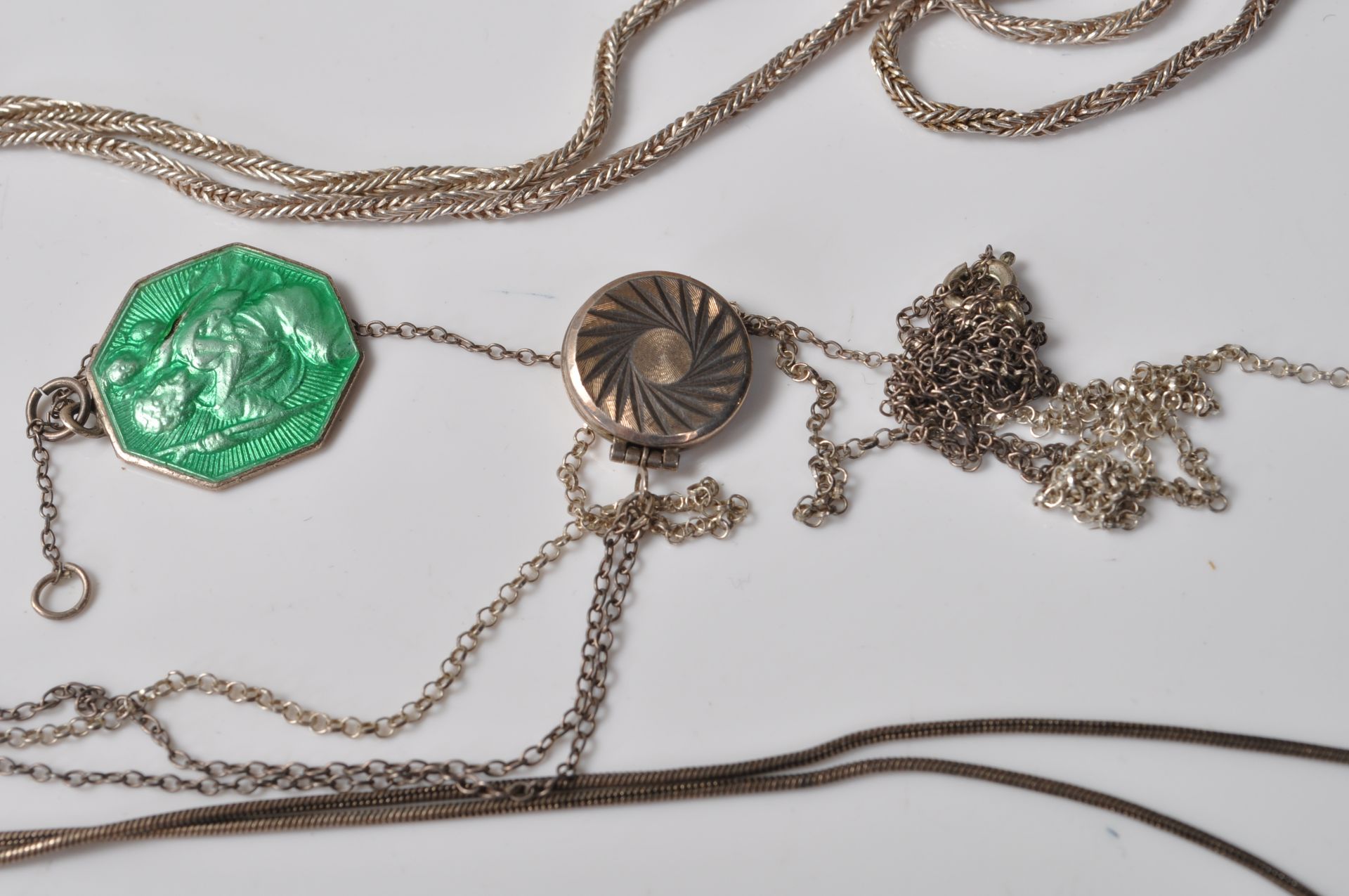 COLLECTION OF STAMPED 925 SILVER CHAIN NECKLACES AND PENDANTS. - Image 6 of 12