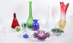 COLLECTION OF RETRO VINTAGE STUDIO ART GLASS