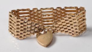 9CT GOLD GATE LINK BRACELET WITH HEART PADLOCK