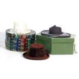 COLLECTION OF VINTAGE 20TH CENTURY LADIES HATS AND HAT BOXES