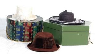 COLLECTION OF VINTAGE 20TH CENTURY LADIES HATS AND HAT BOXES