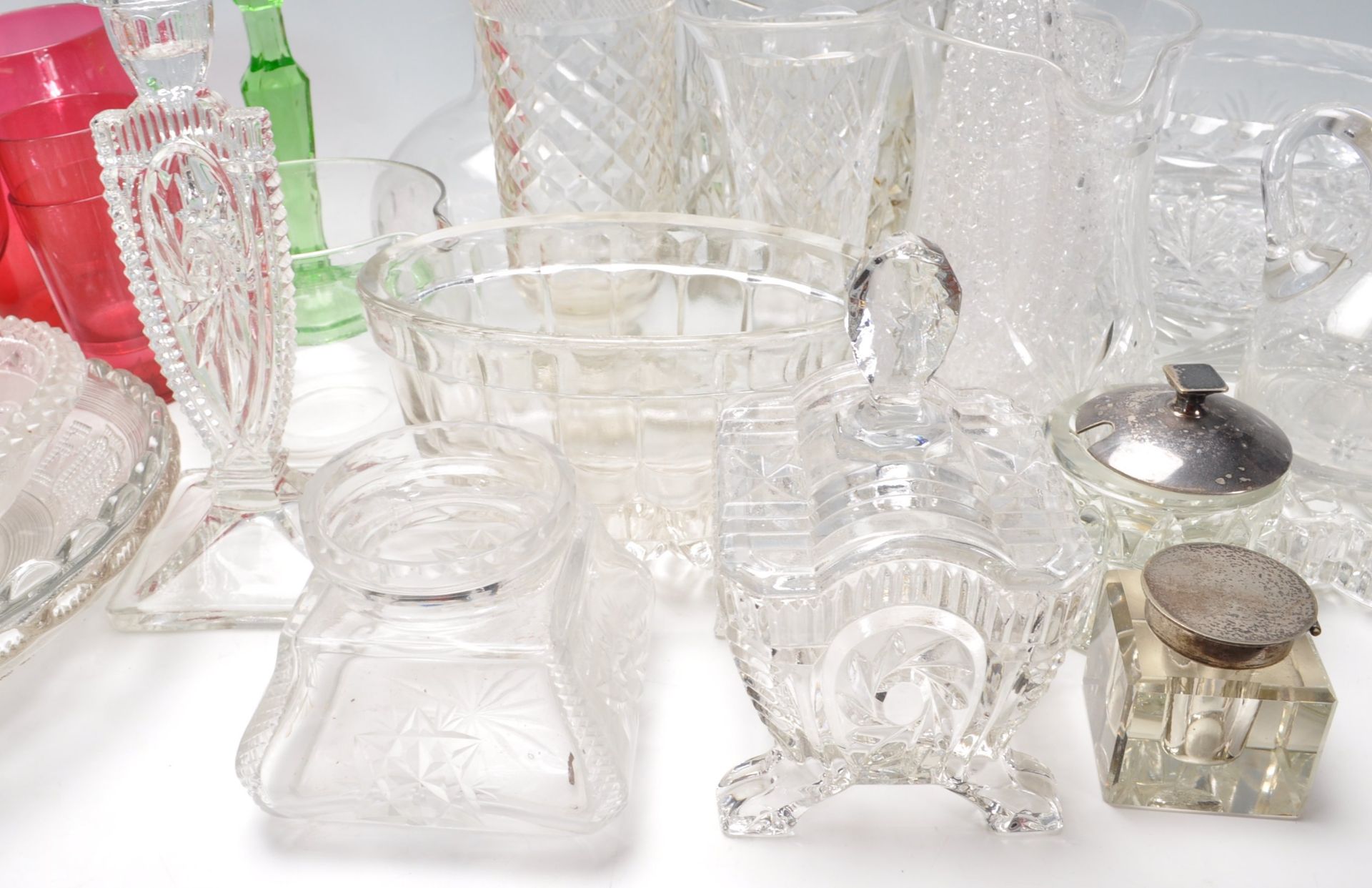LARGE COLLECTION OF 20TH CENTURY CRYSTAL CUT GLASS - Image 7 of 11