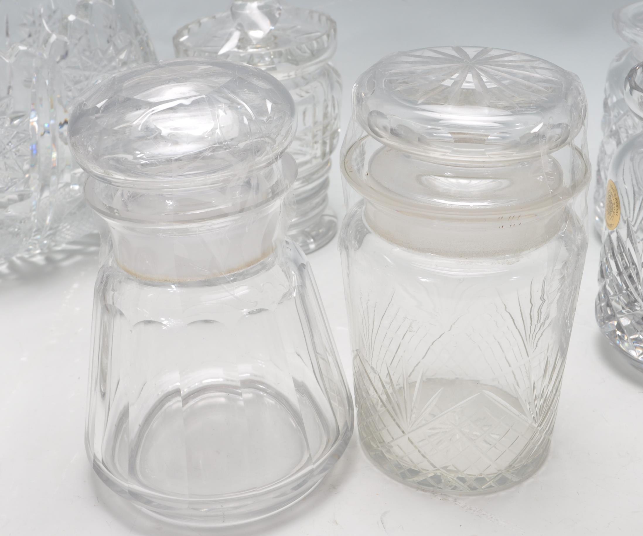 LARGE COLLECTION OF 20TH CENTURY CRYSTAL CUT GLASS LIDDED JARS - Image 6 of 9